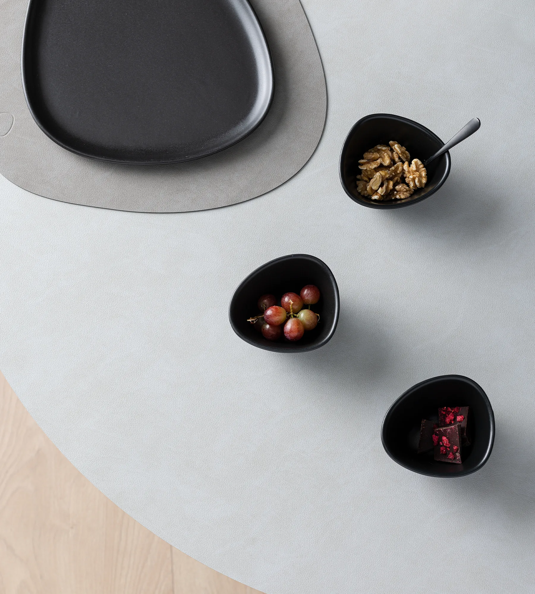 Curve Stoneware kom S 10x11 cm, Black LIND DNA