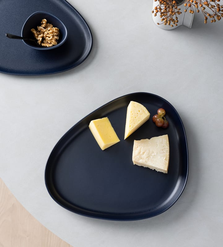 Curve Stoneware serveerschaal 30x35 cm, Navy blue LIND DNA