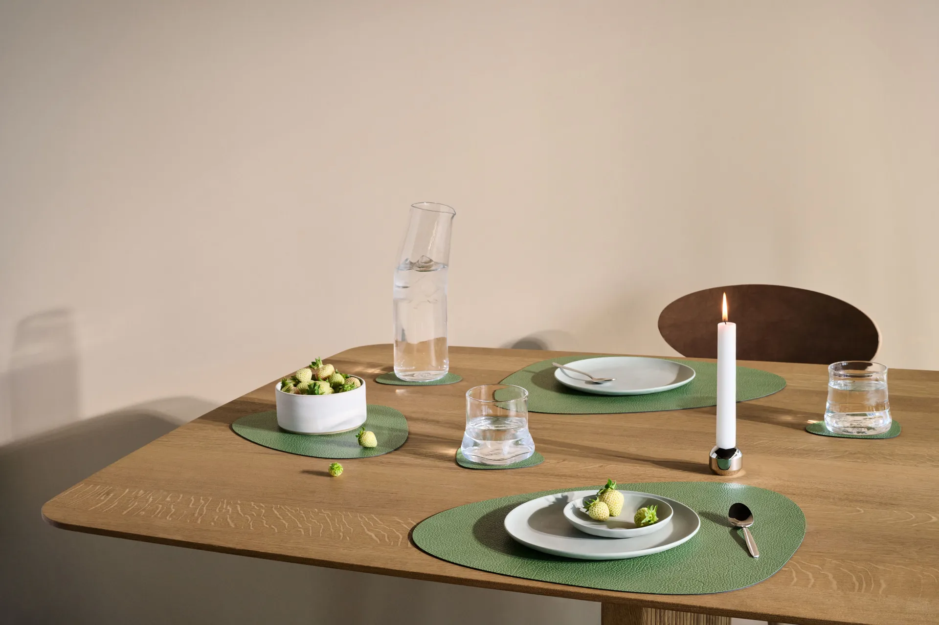 Hippo placemat curve M, Forest green LIND DNA
