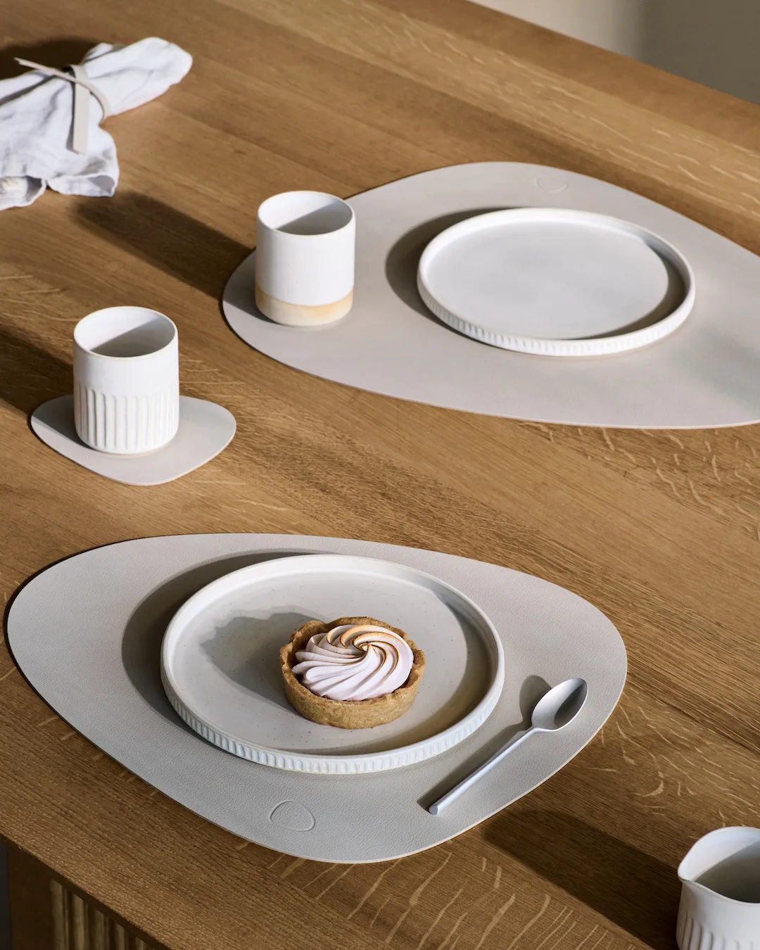 Nupo placemat curve L, Oyster white, 44x37 cm LIND DNA