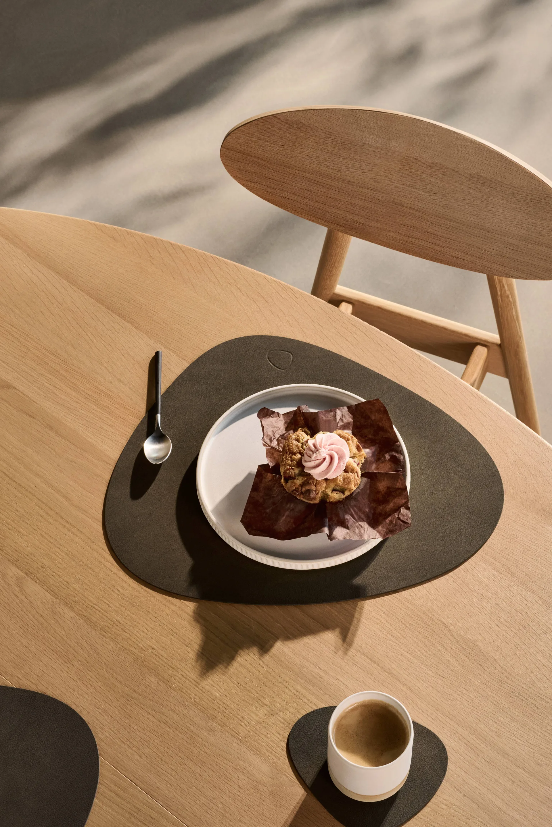 Nupo placemat curve M, Caviar LIND DNA