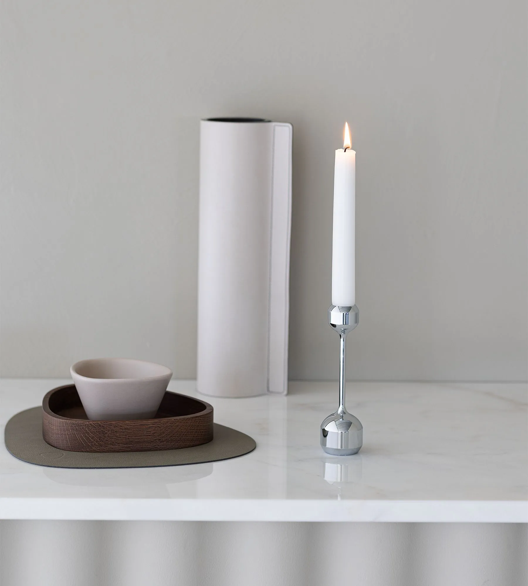 Silhouette kandelaar 145, Chrome LIND DNA