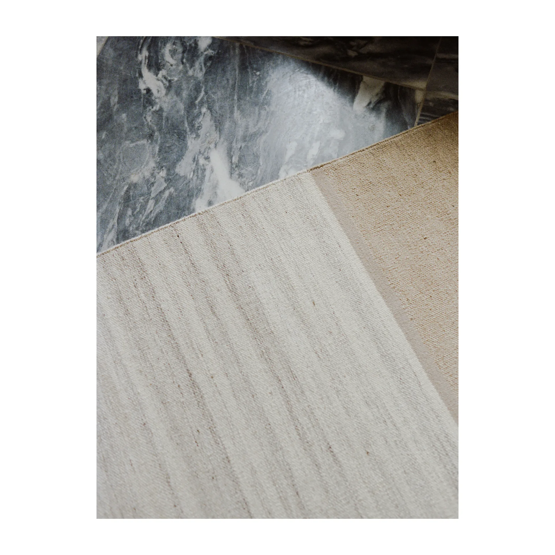 Modest Ease vloerkleed 80x250 cm, Beige Linie Design