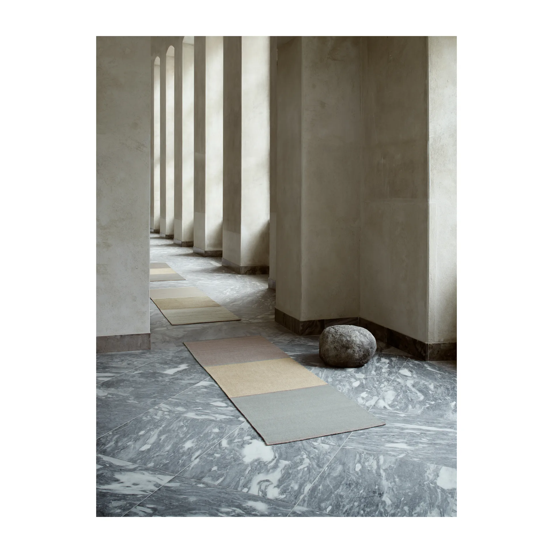 Modest Ease vloerkleed 80x250 cm, Beige Linie Design