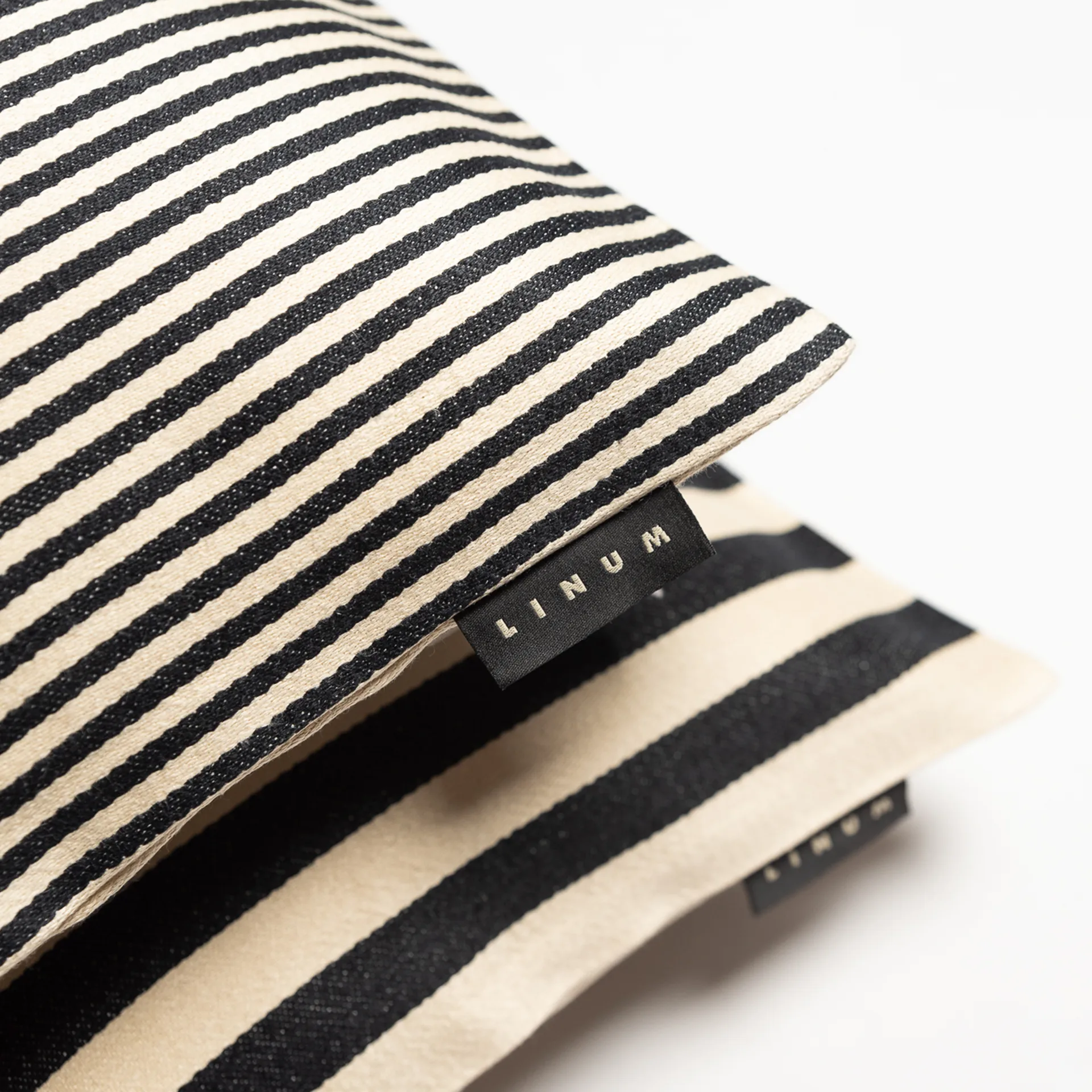 Amalfi kussenhoes 35x50 cm, Zwart Linum