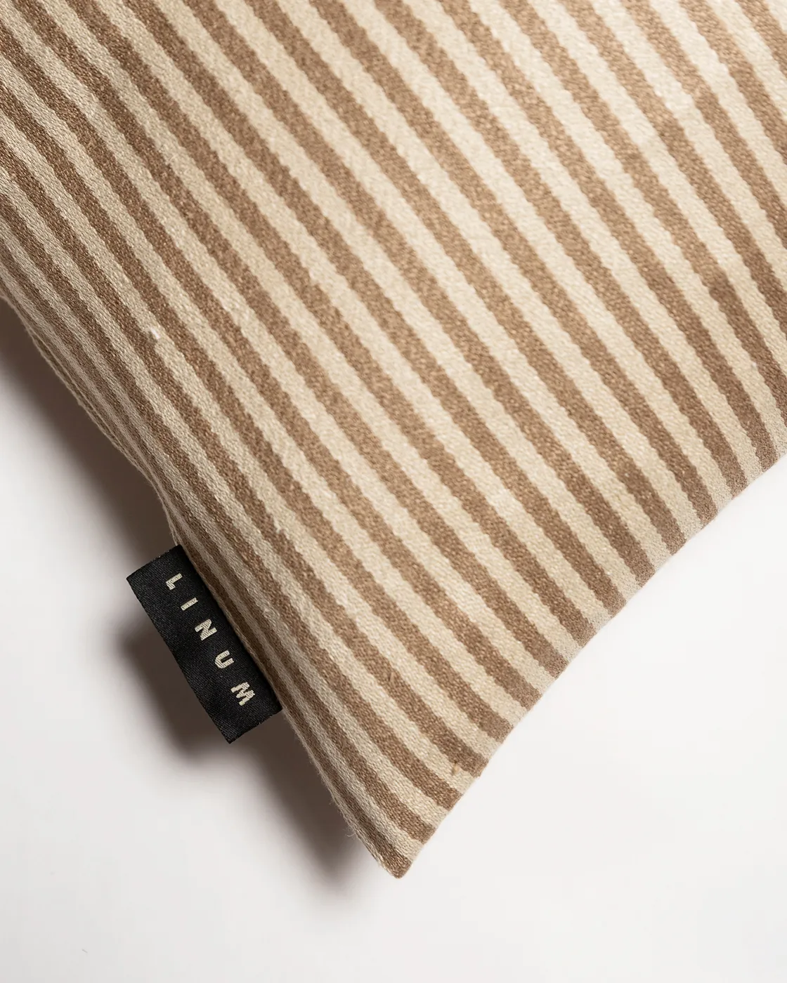 Calcio kussensloop 35x50 cm, Kameelbruin Linum