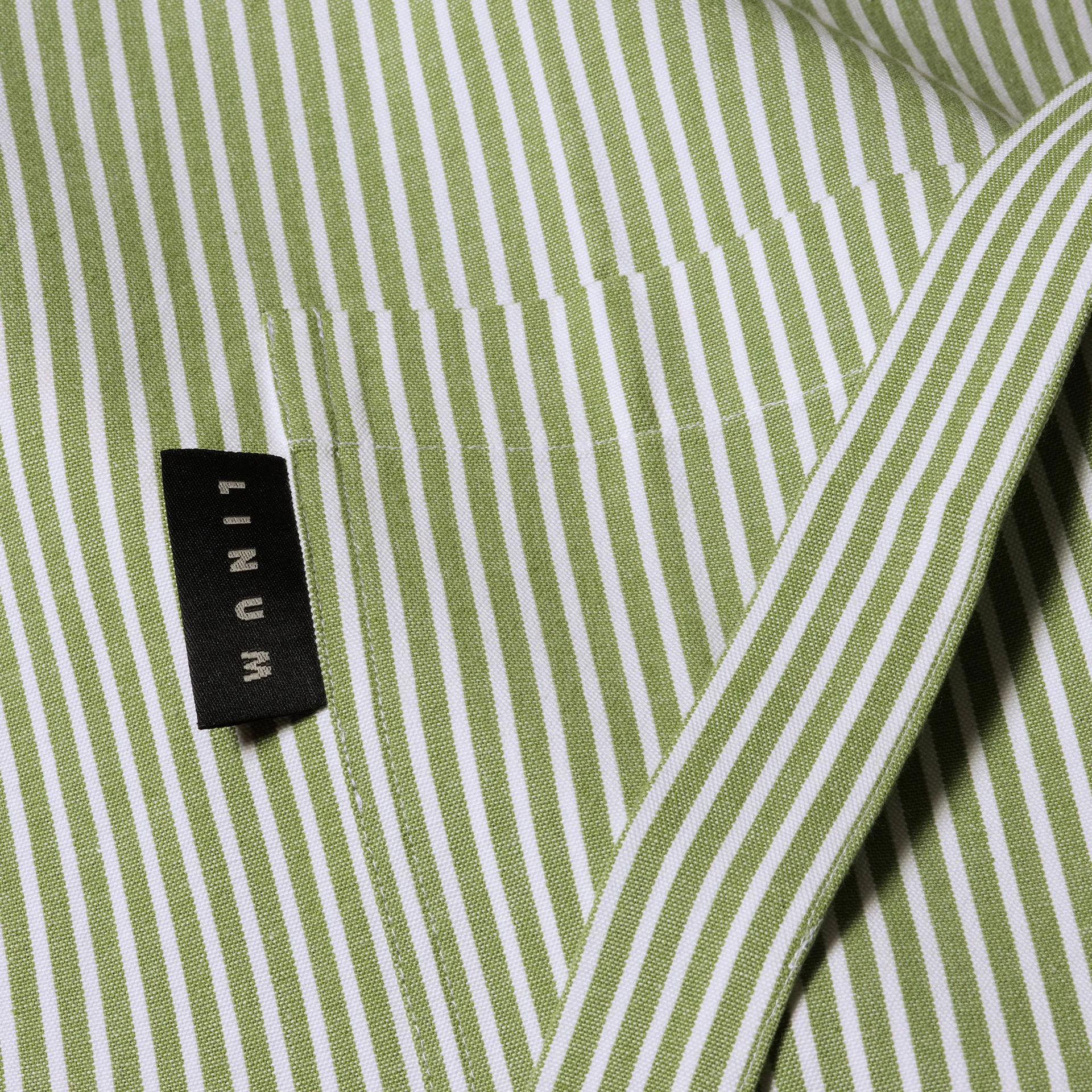 Emma schort, Mosgroen Linum