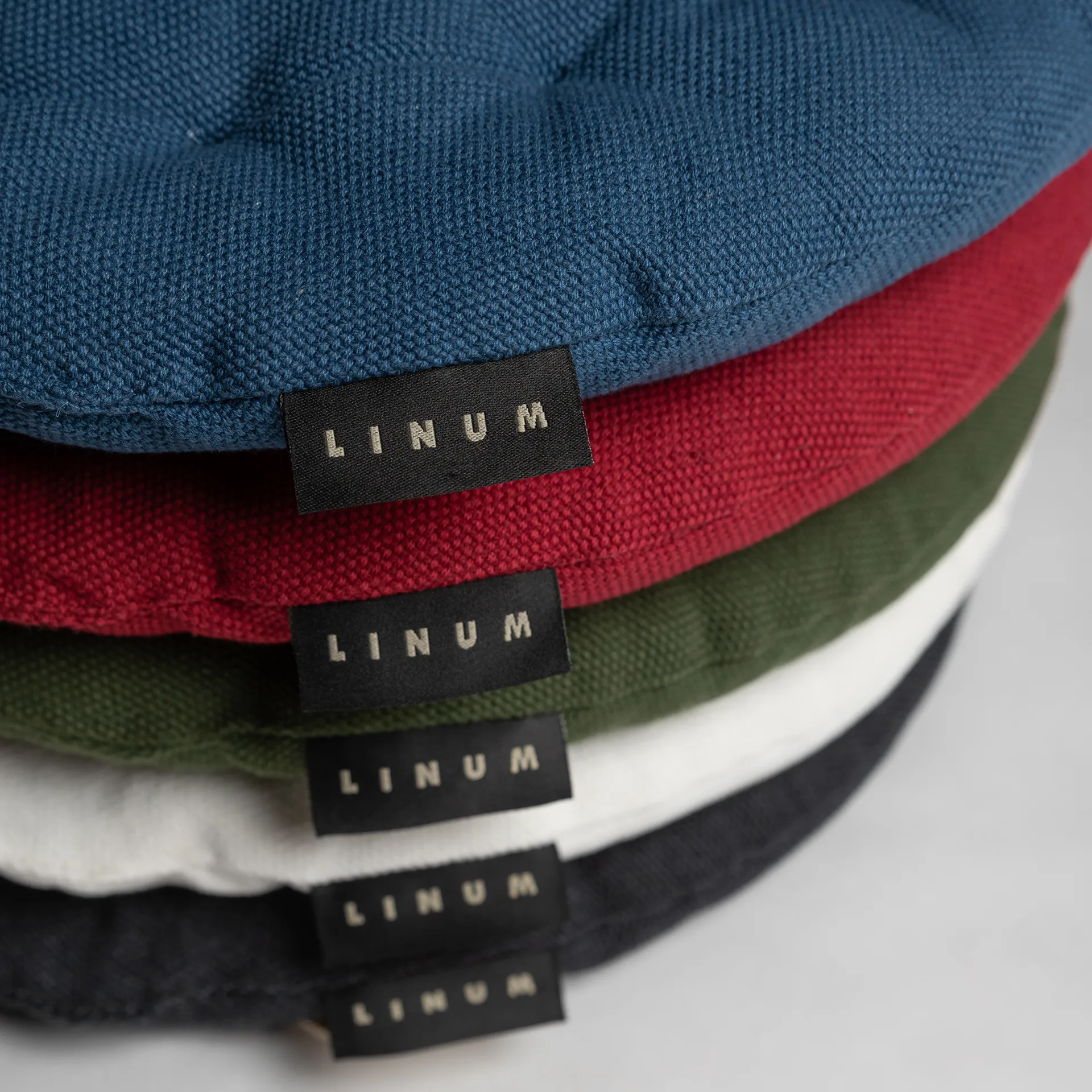 Pepper stoelkussen Ø37 cm, Indigoblauw Linum