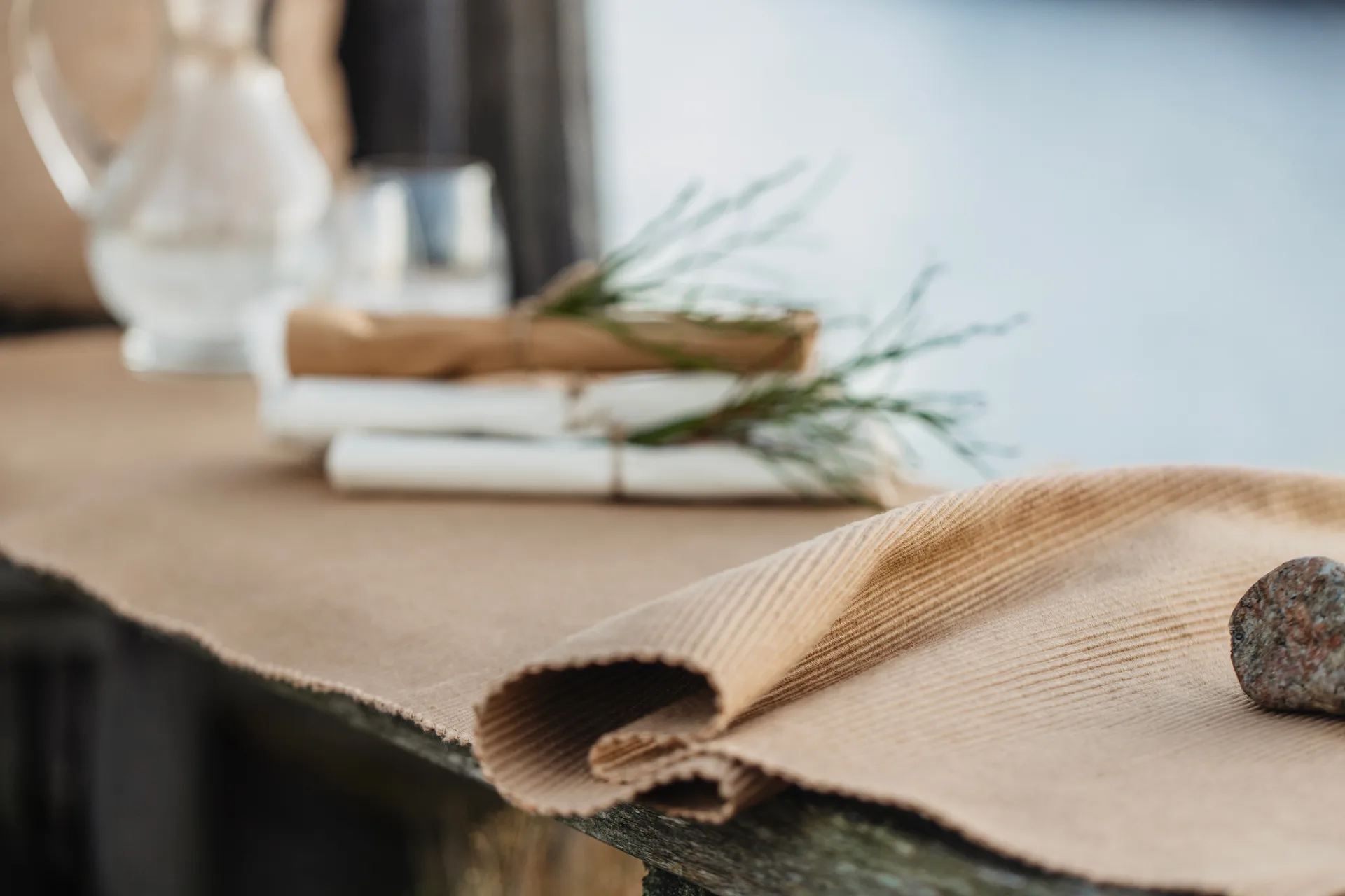 Uni tafelloper 45x150 cm, Kameelbruin Linum