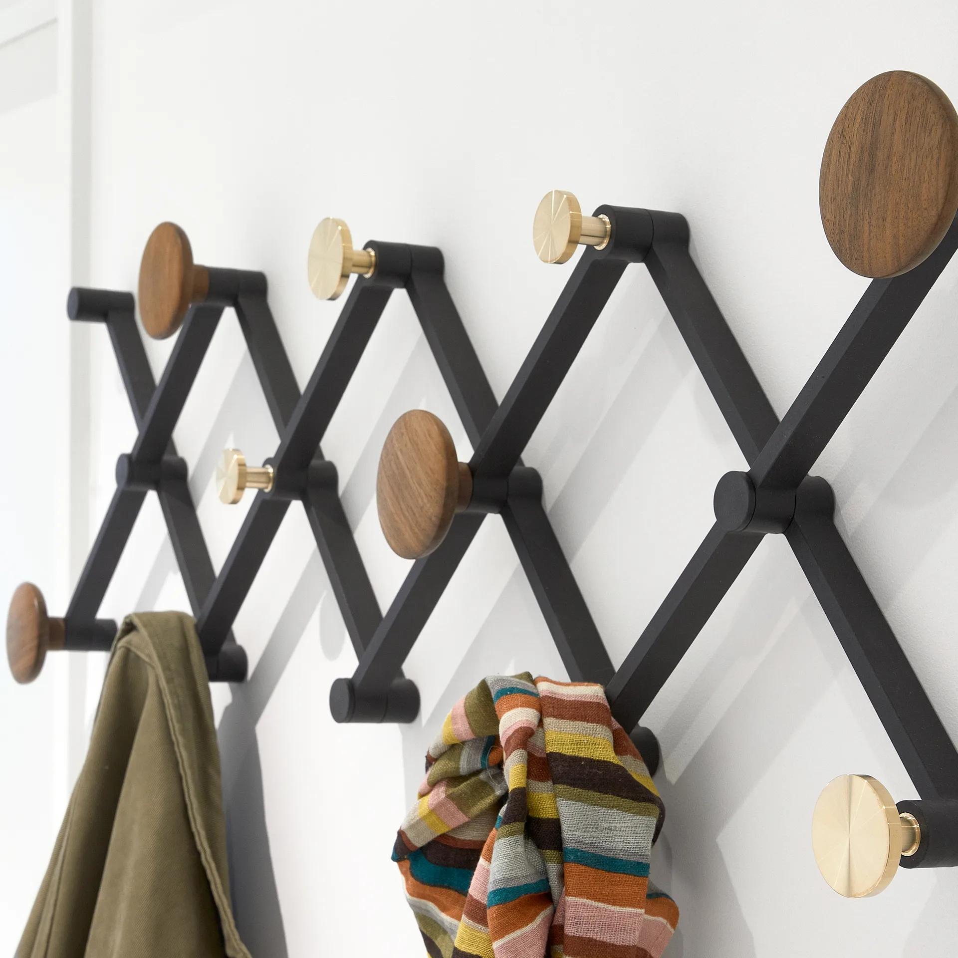 X•TEND kapstok, Walnoothout LoCa