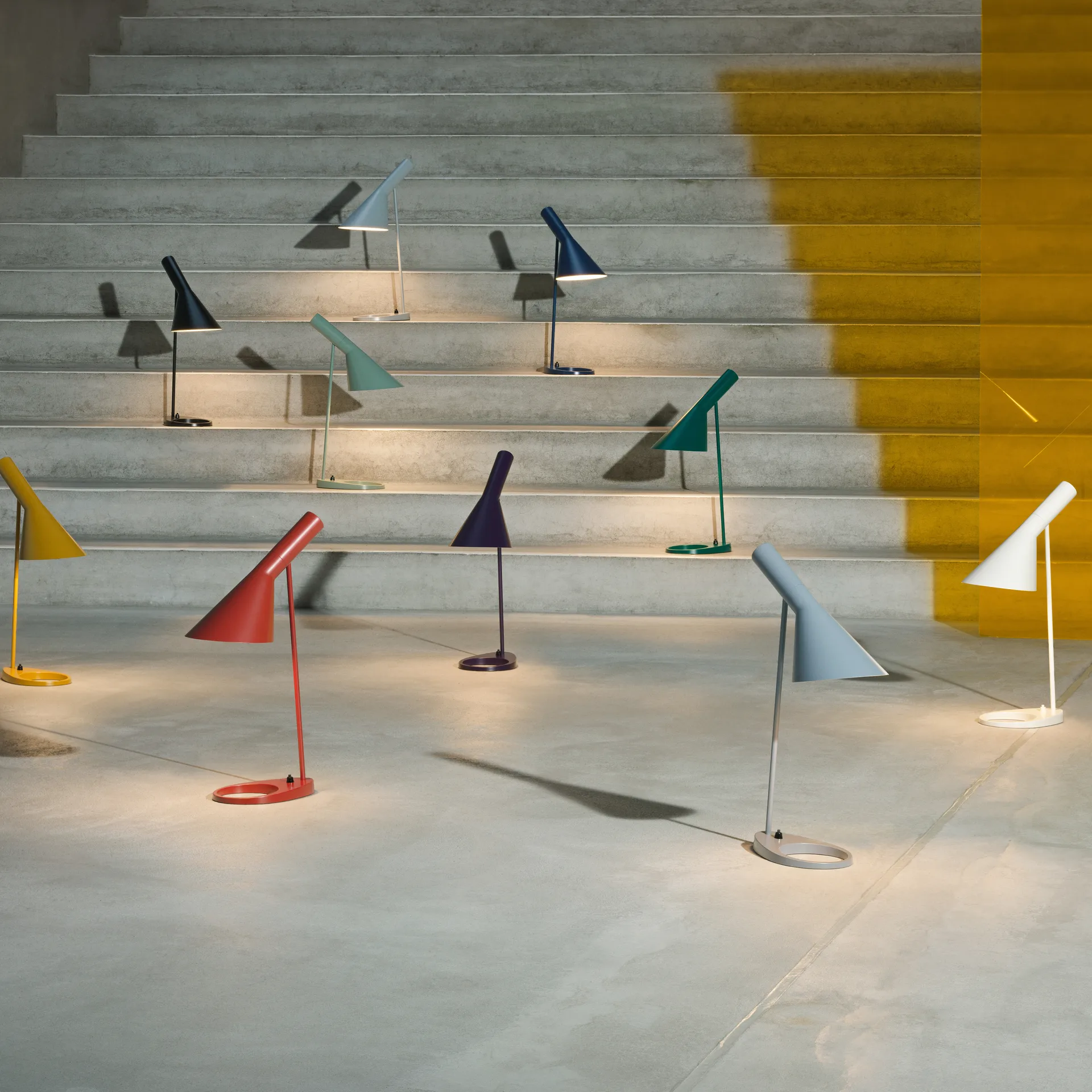 AJ tafellamp, Wit Louis Poulsen