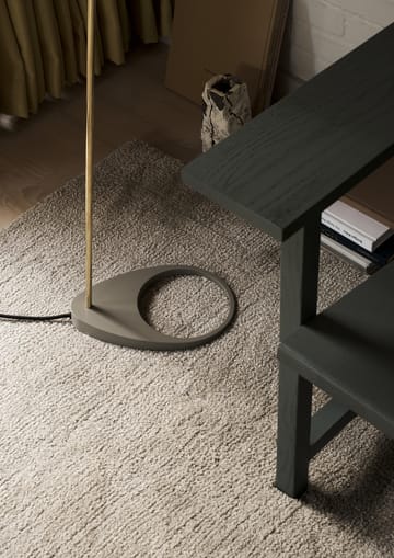 AJ vloerlamp - Brass-warm grey - Louis Poulsen