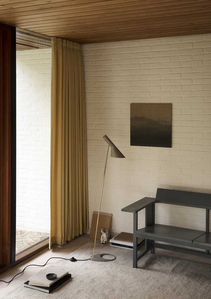 AJ vloerlamp, Brass-warm grey Louis Poulsen