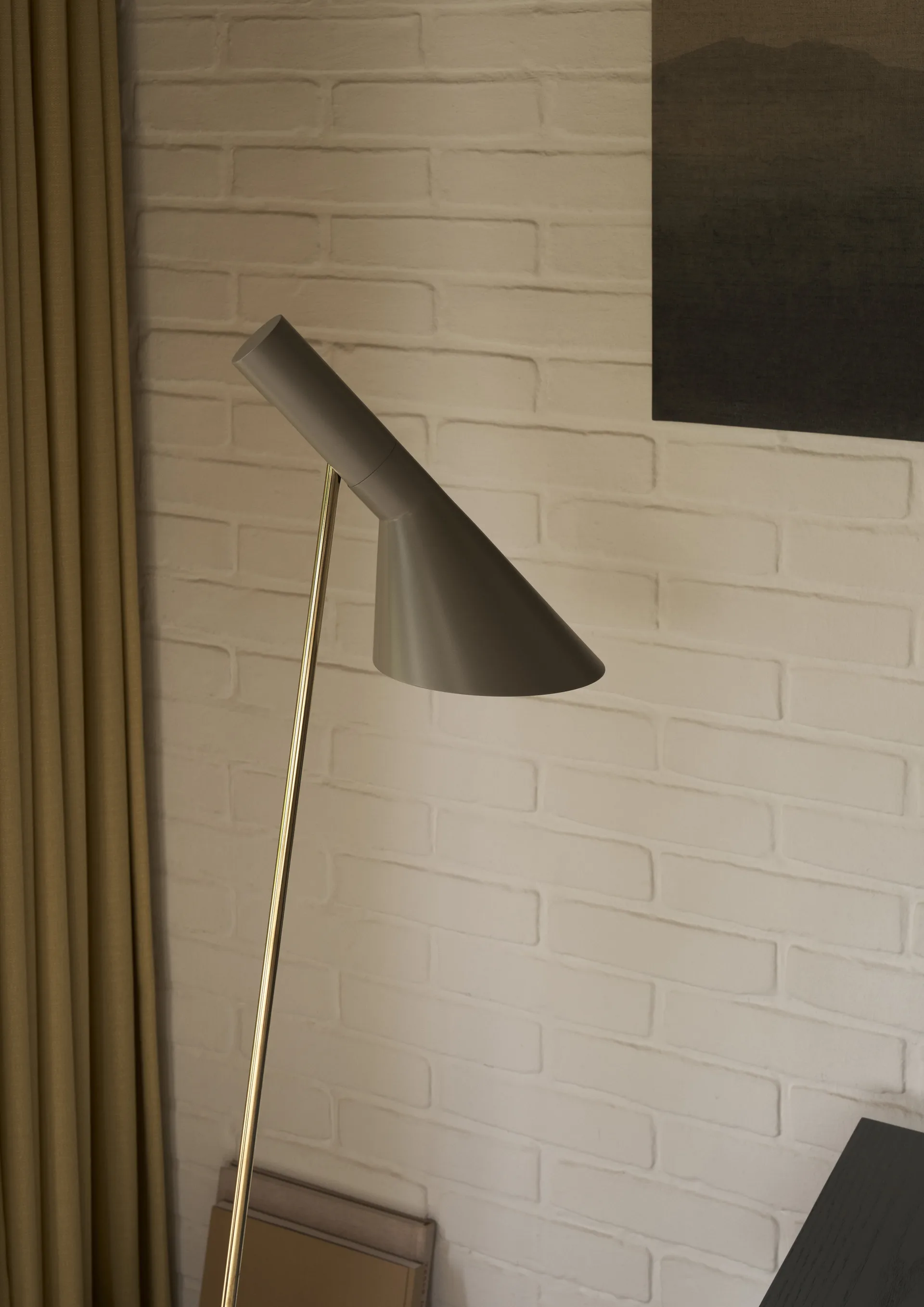 AJ vloerlamp, Brass-warm grey Louis Poulsen