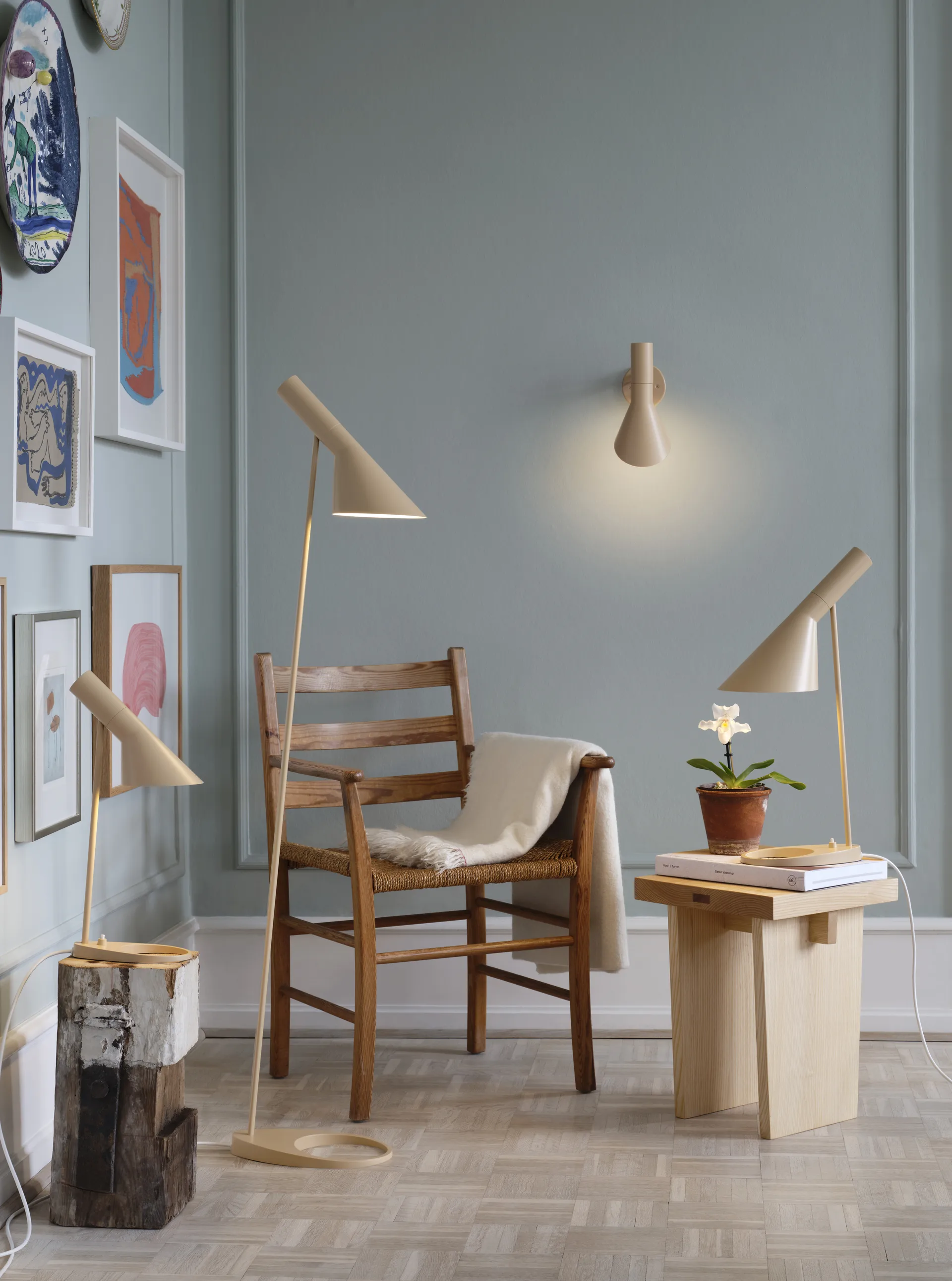 AJ vloerlamp, Warm sand Louis Poulsen