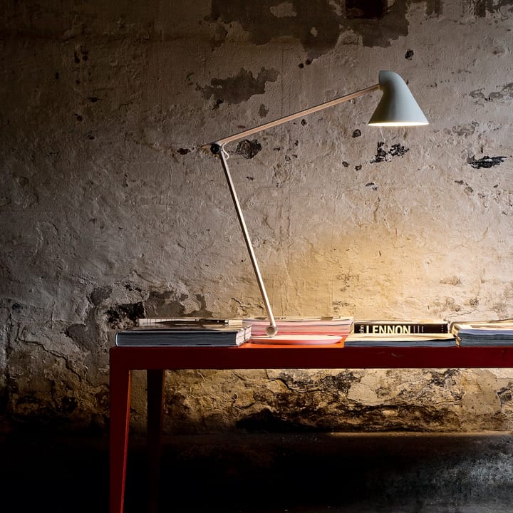 NJP bureaulamp, Lichtgrijs, pin ø40 cm, 3000k Louis Poulsen