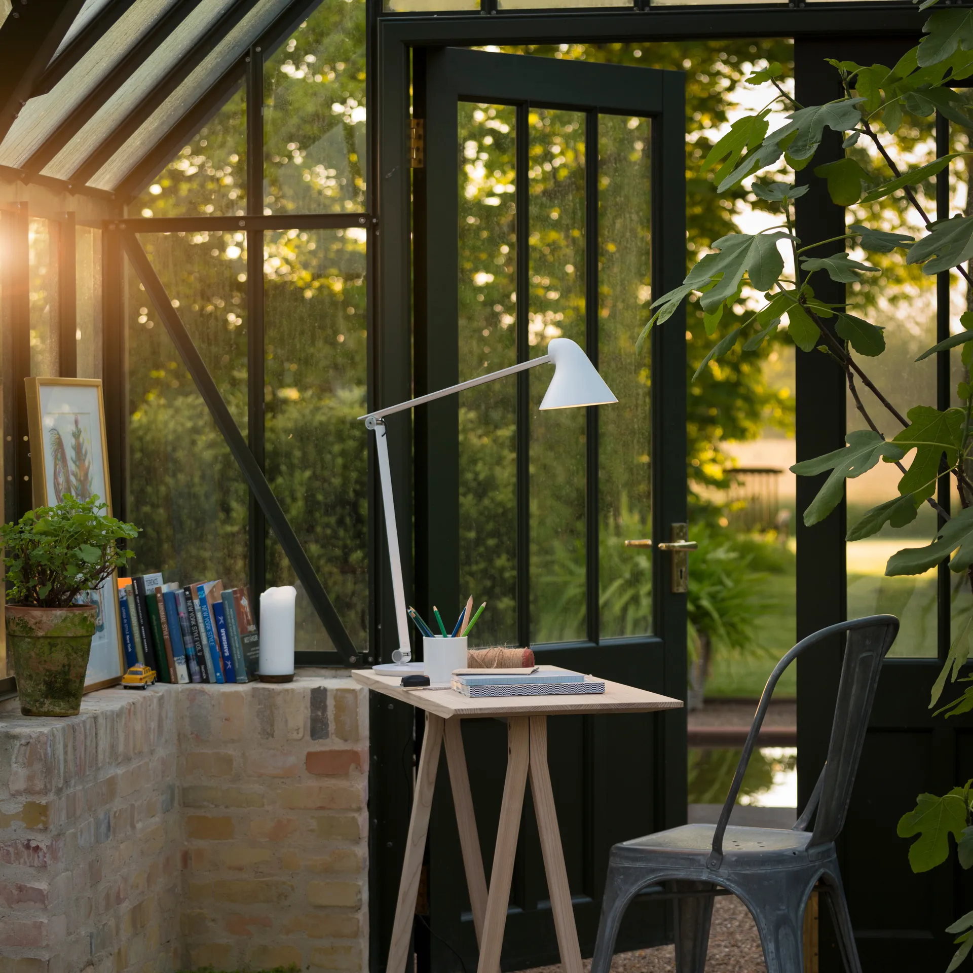 NJP tafellamp, Wit Louis Poulsen