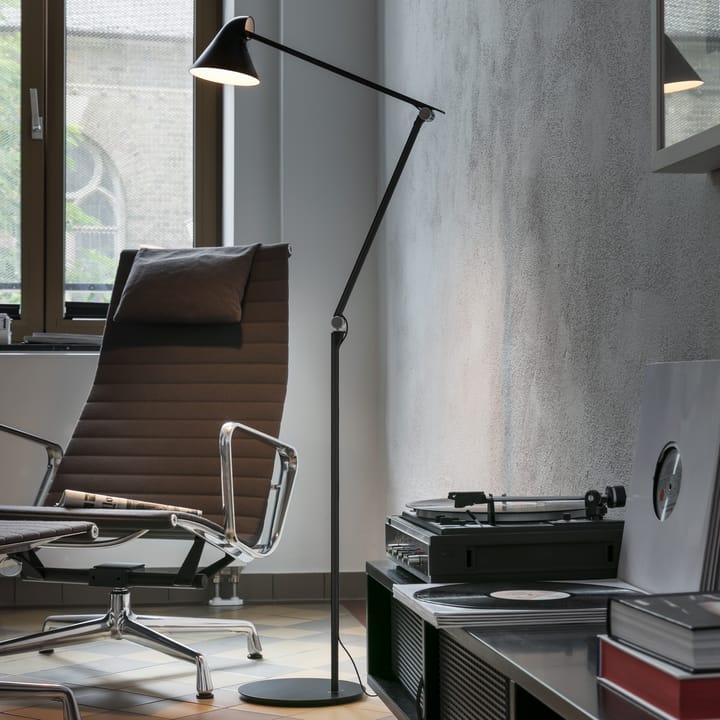 NJP vloerlamp, Zwart Louis Poulsen