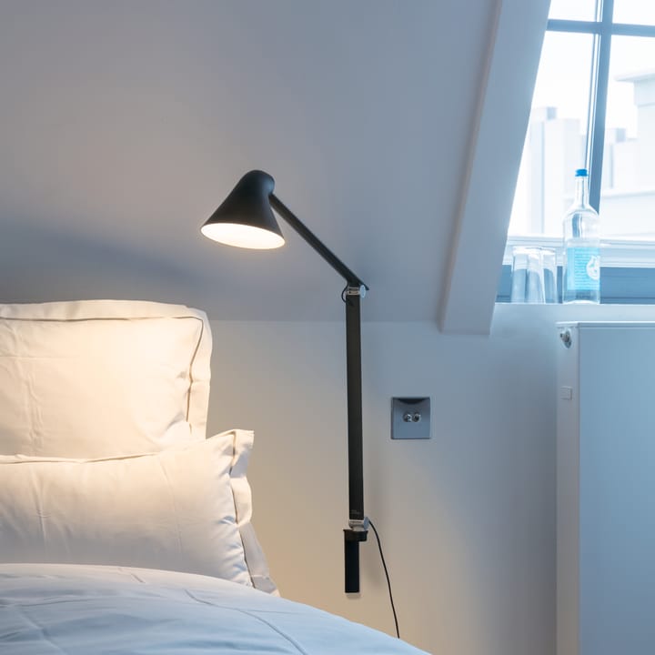 NJP wandlamp lange arm, Zwart Louis Poulsen