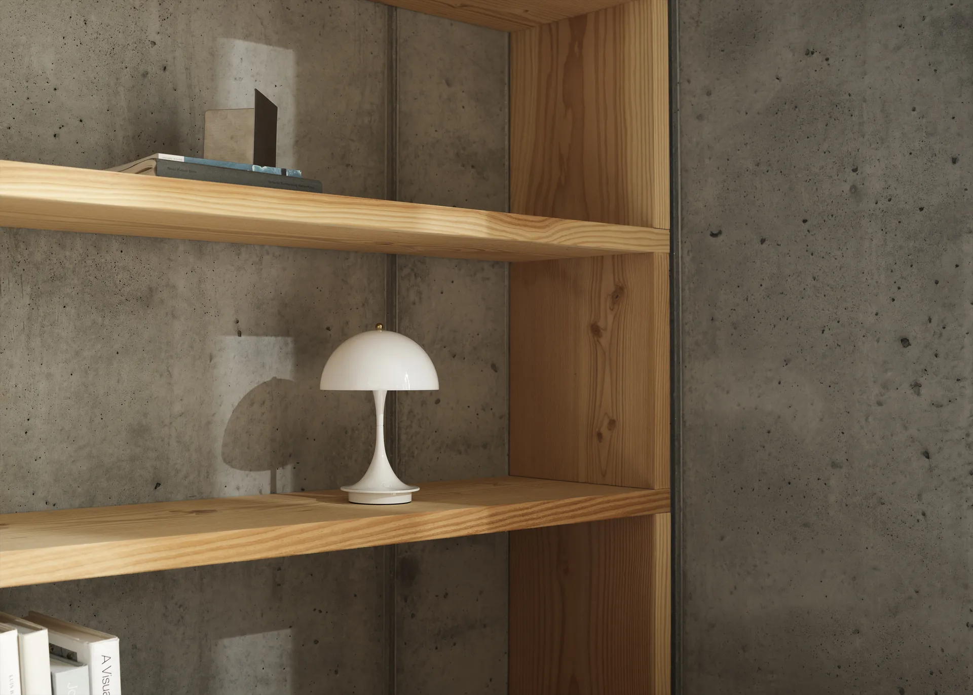 Panthella 160 draagbare tafellamp Anniversary Edition, Brass metallised-white Louis Poulsen