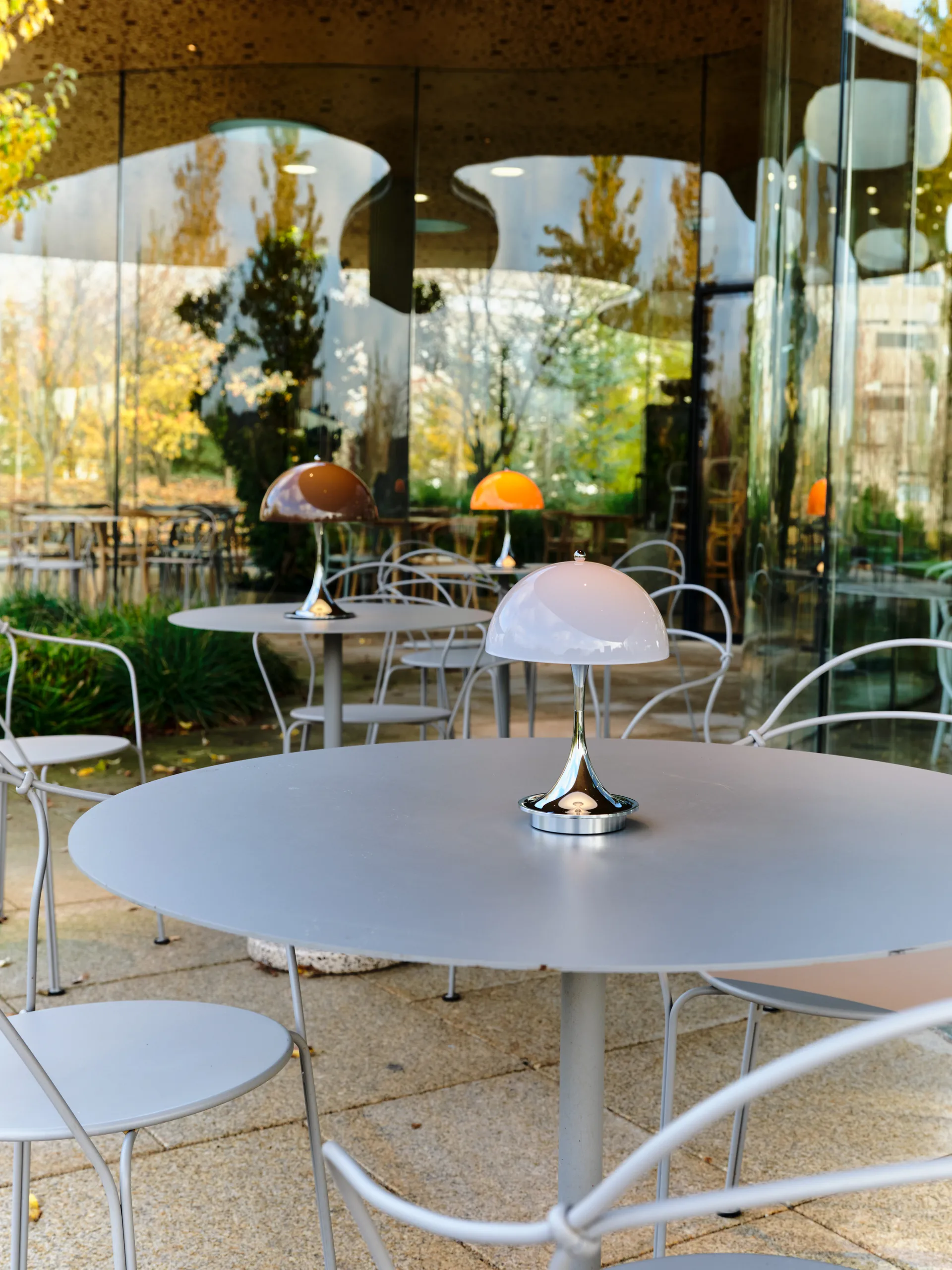 Panthella 250 draagbare tafellamp V3, Original Opal Brown Louis Poulsen