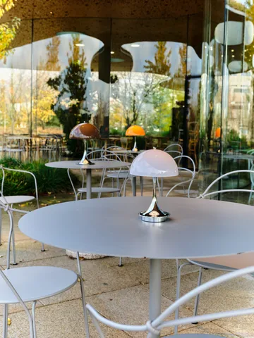 Panthella 250 draagbare tafellamp V3 - Original Opal Brown - Louis Poulsen