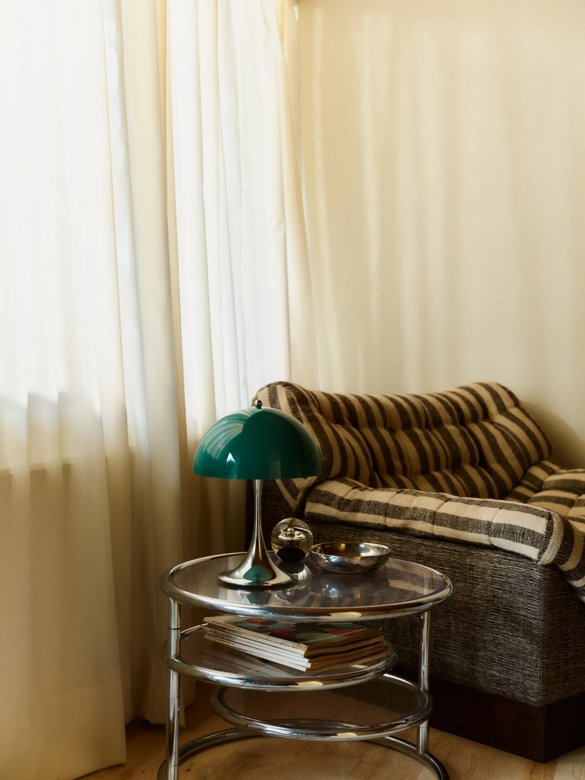 Panthella 250 draagbare tafellamp V3, Original Opal Green Louis Poulsen