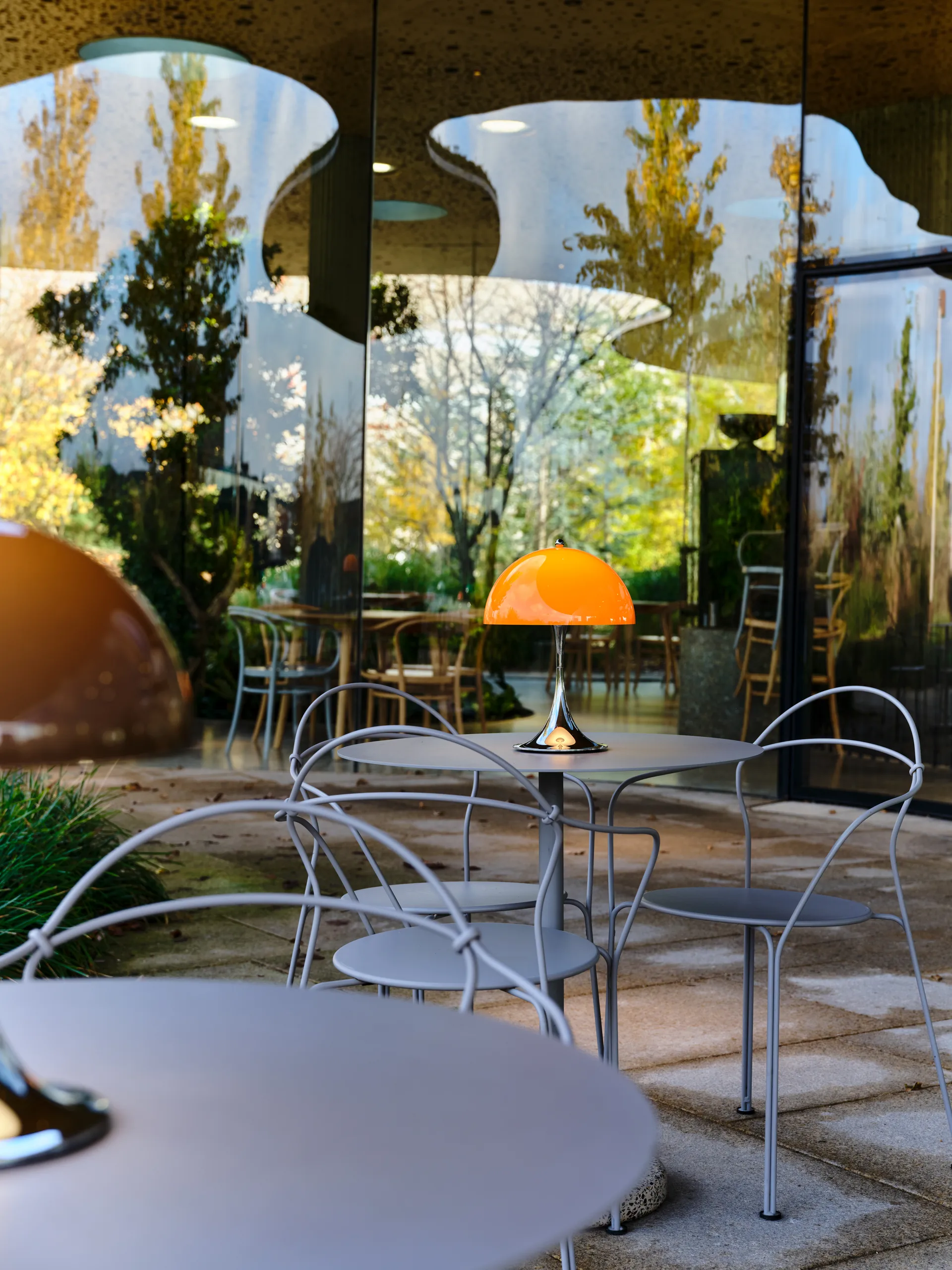 Panthella 250 draagbare tafellamp V3, Original Opal Orange Louis Poulsen