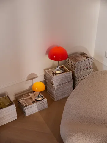 Panthella 250 draagbare tafellamp V3 - Original Opal Red - Louis Poulsen