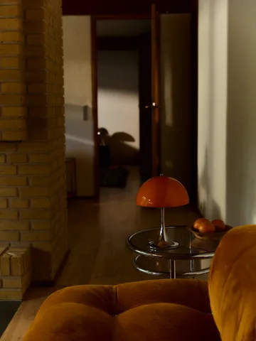 Panthella 250 draagbare tafellamp V3 - Original Opal Red - Louis Poulsen