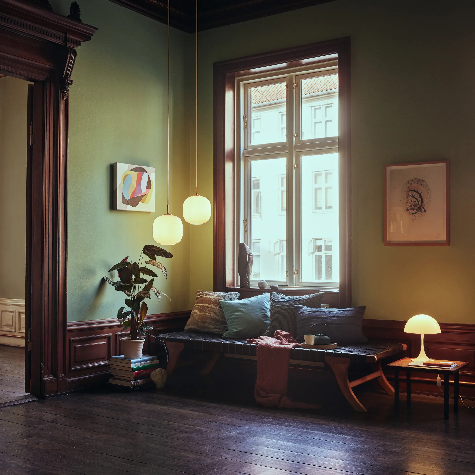 Panthella 250 tafellamp, Wit opaal Louis Poulsen