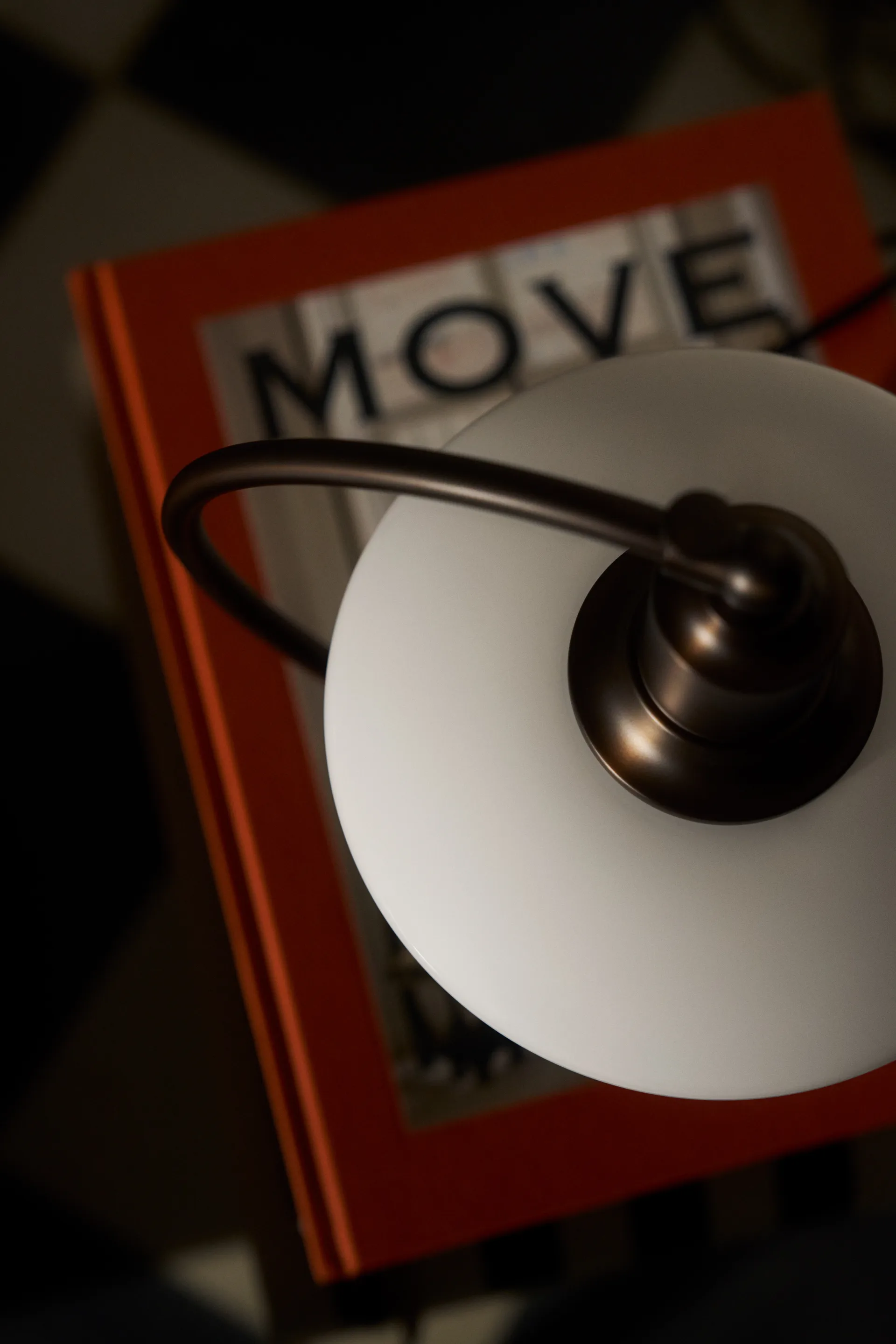 PH 2/2 Luna tafellamp, Aged brass-opaalglas Louis Poulsen