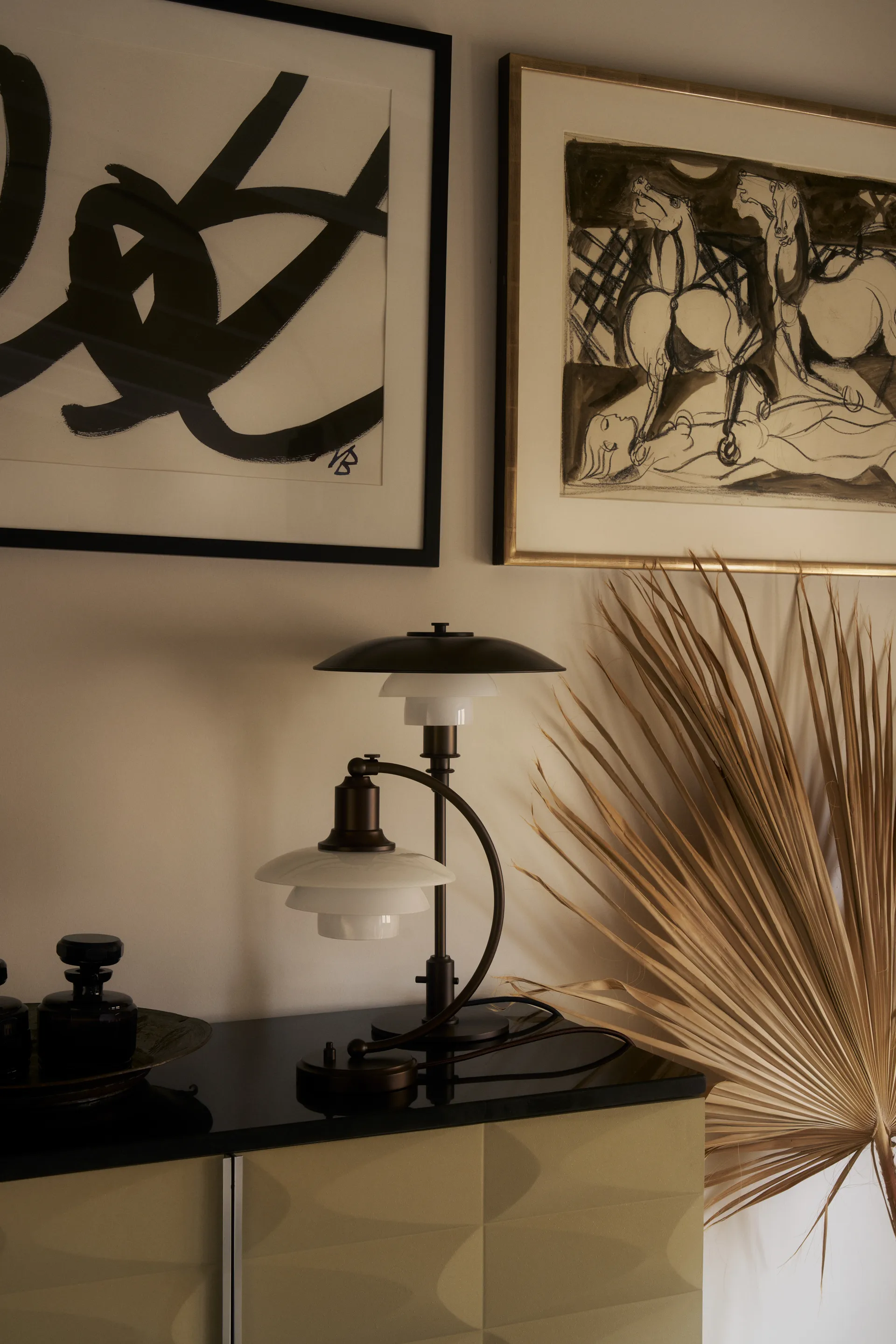 PH 2/2 Luna tafellamp, Aged brass-opaalglas Louis Poulsen