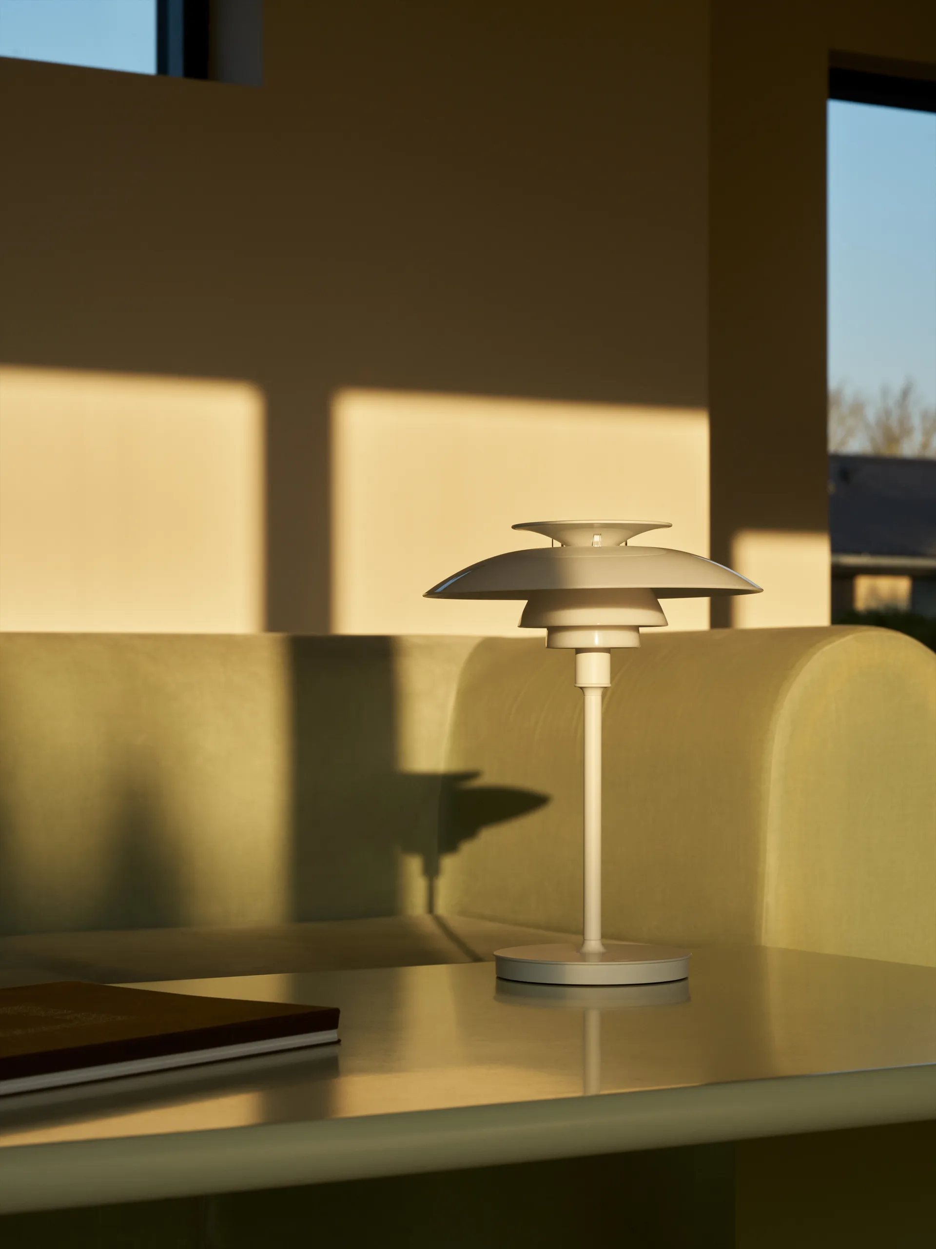 PH 80 draagbare tafellamp, Wit opaal, wit Louis Poulsen