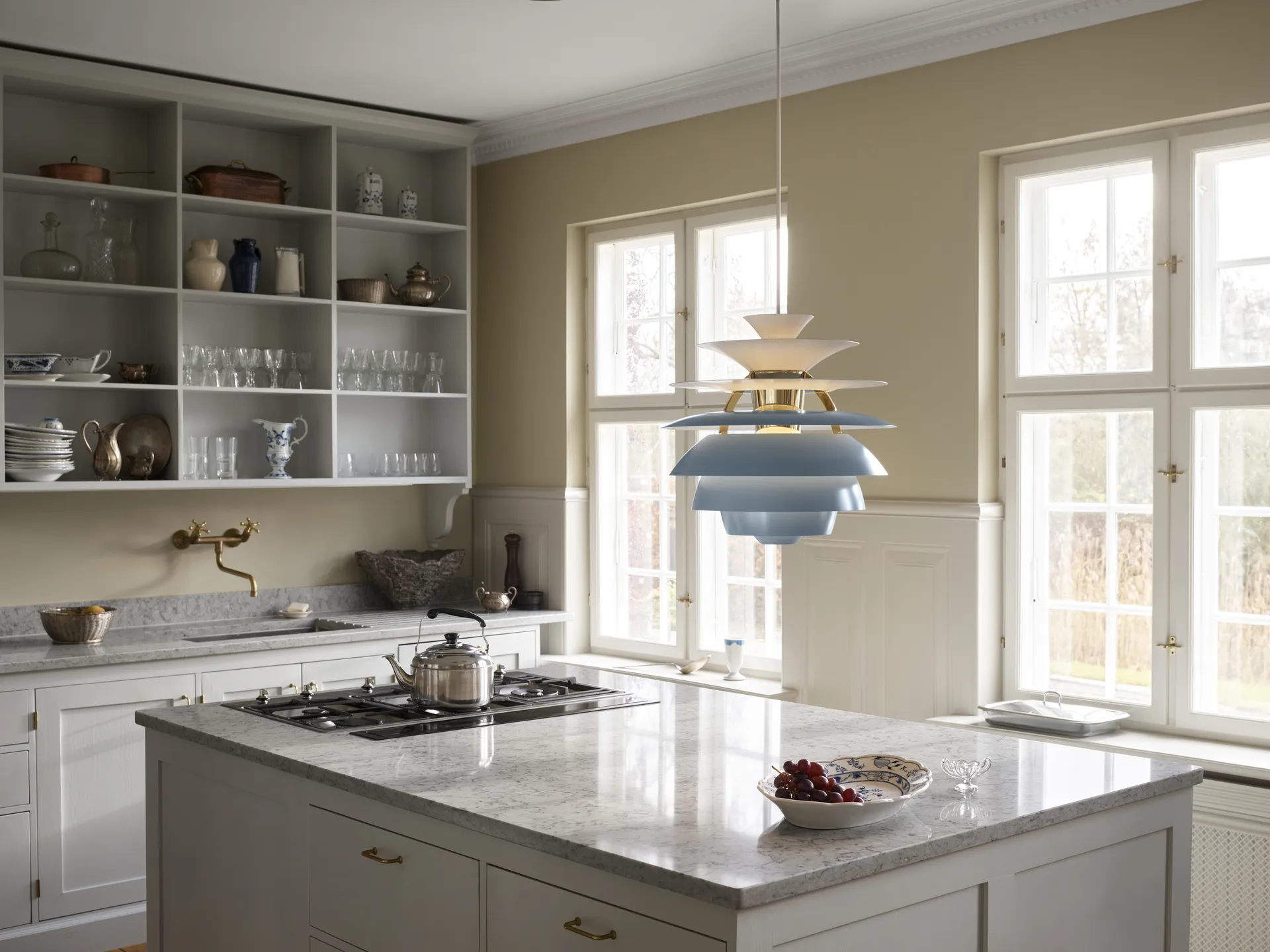 PH Snowball hanglamp, Dusty blue-brass Louis Poulsen