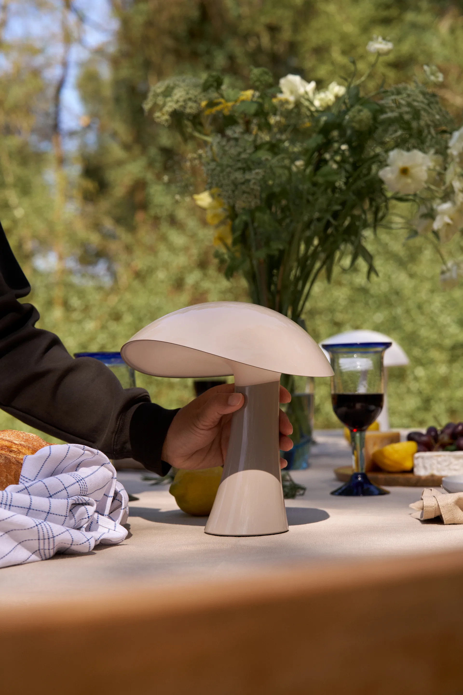 Rumee 220 draagbare tafellamp, Cloud White Louis Poulsen