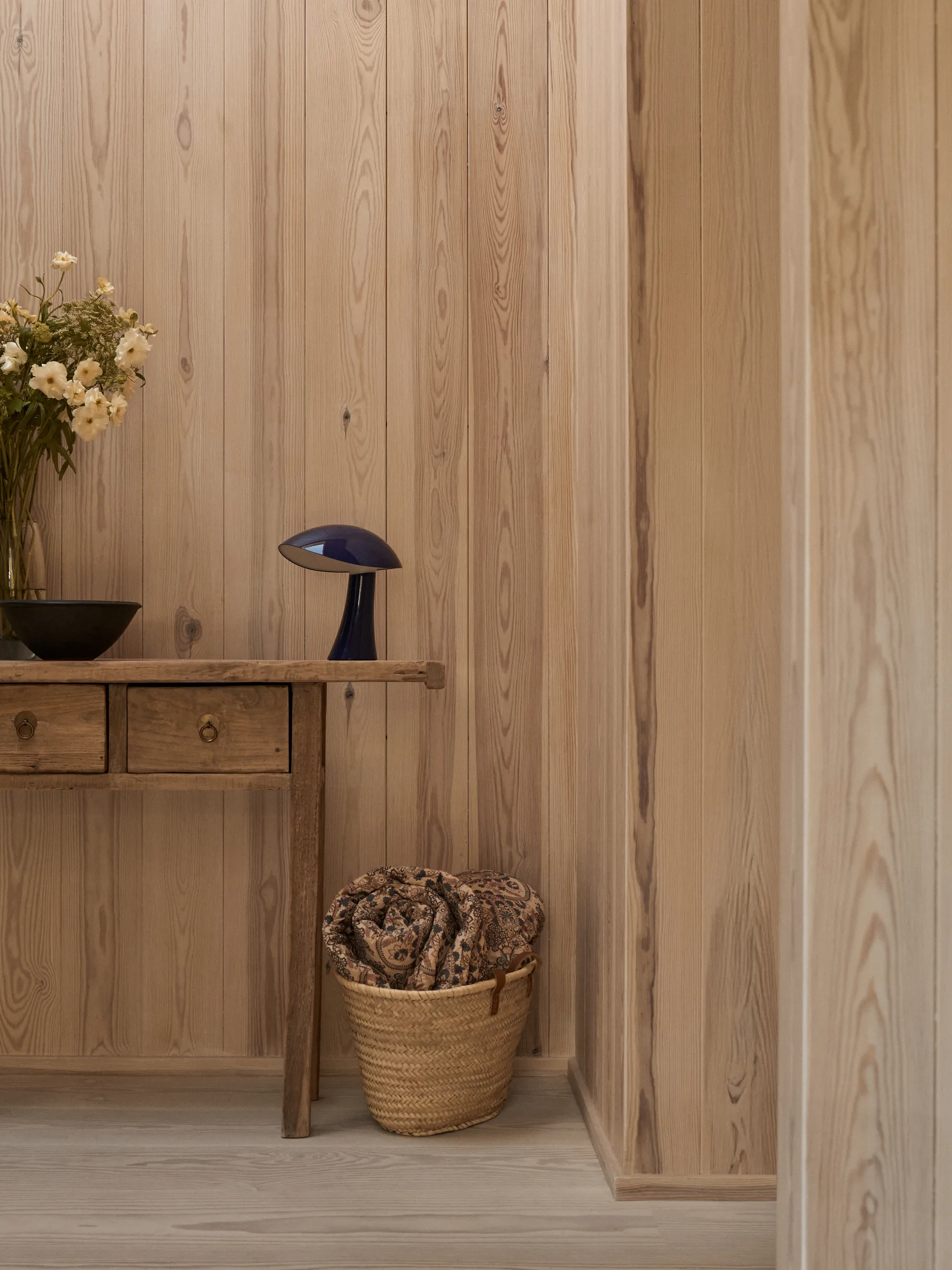 Rumee 220 draagbare tafellamp, Night Blue Louis Poulsen