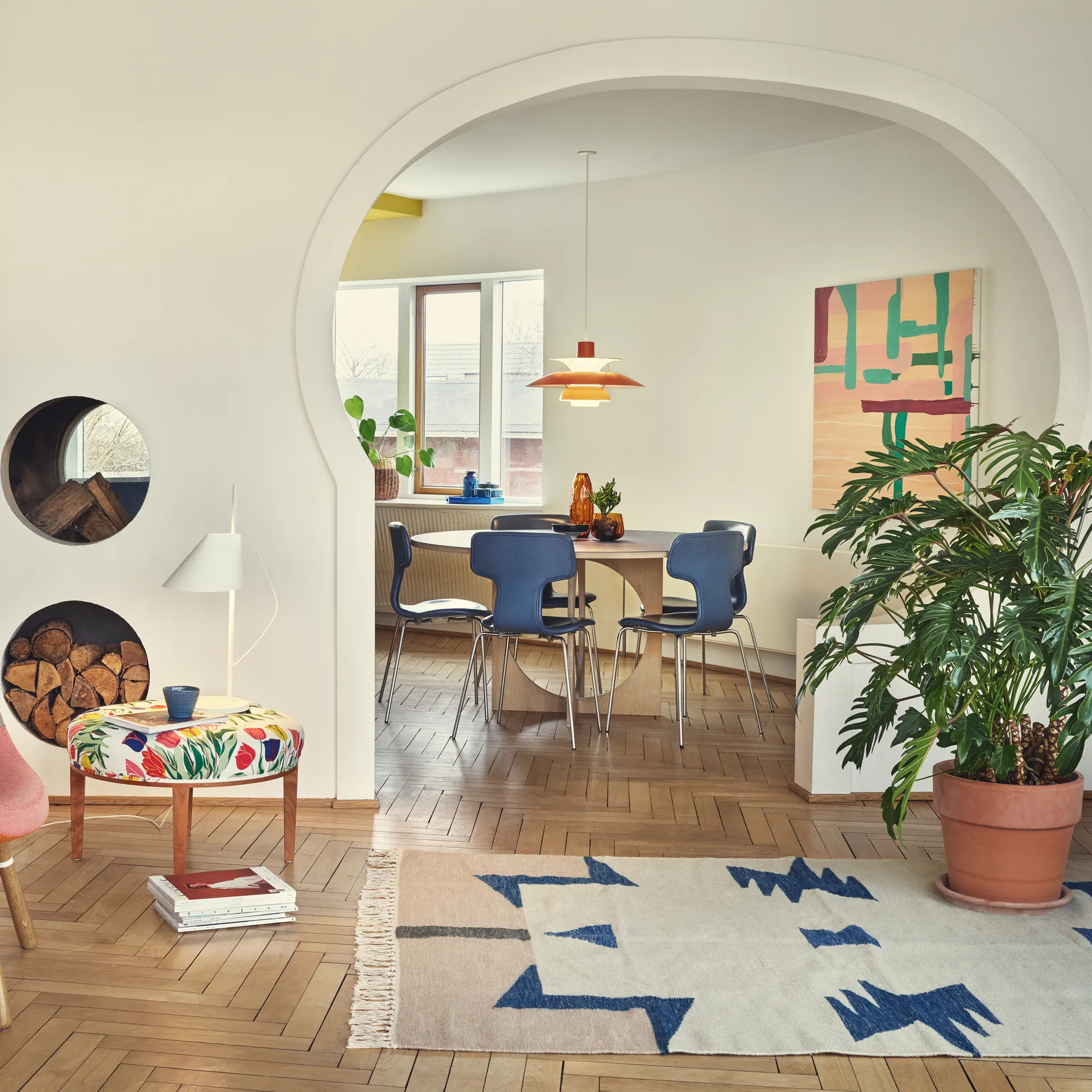 Yuh tafellamp, Wit Louis Poulsen