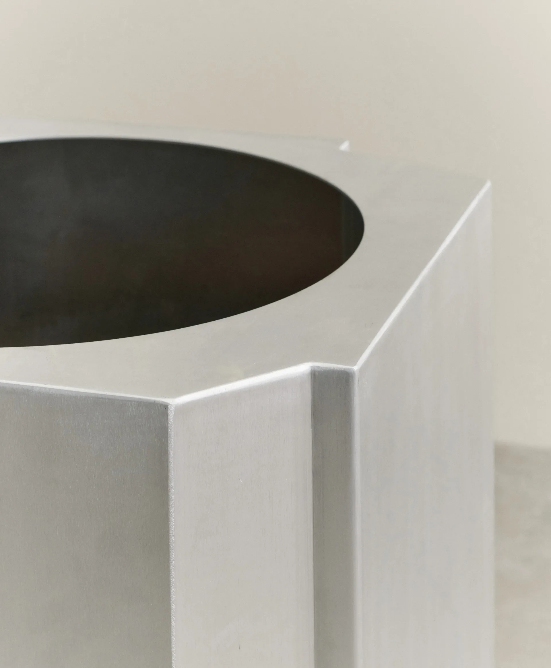 Funki pot L 52 cm, Brushed Aluminium Louise Roe