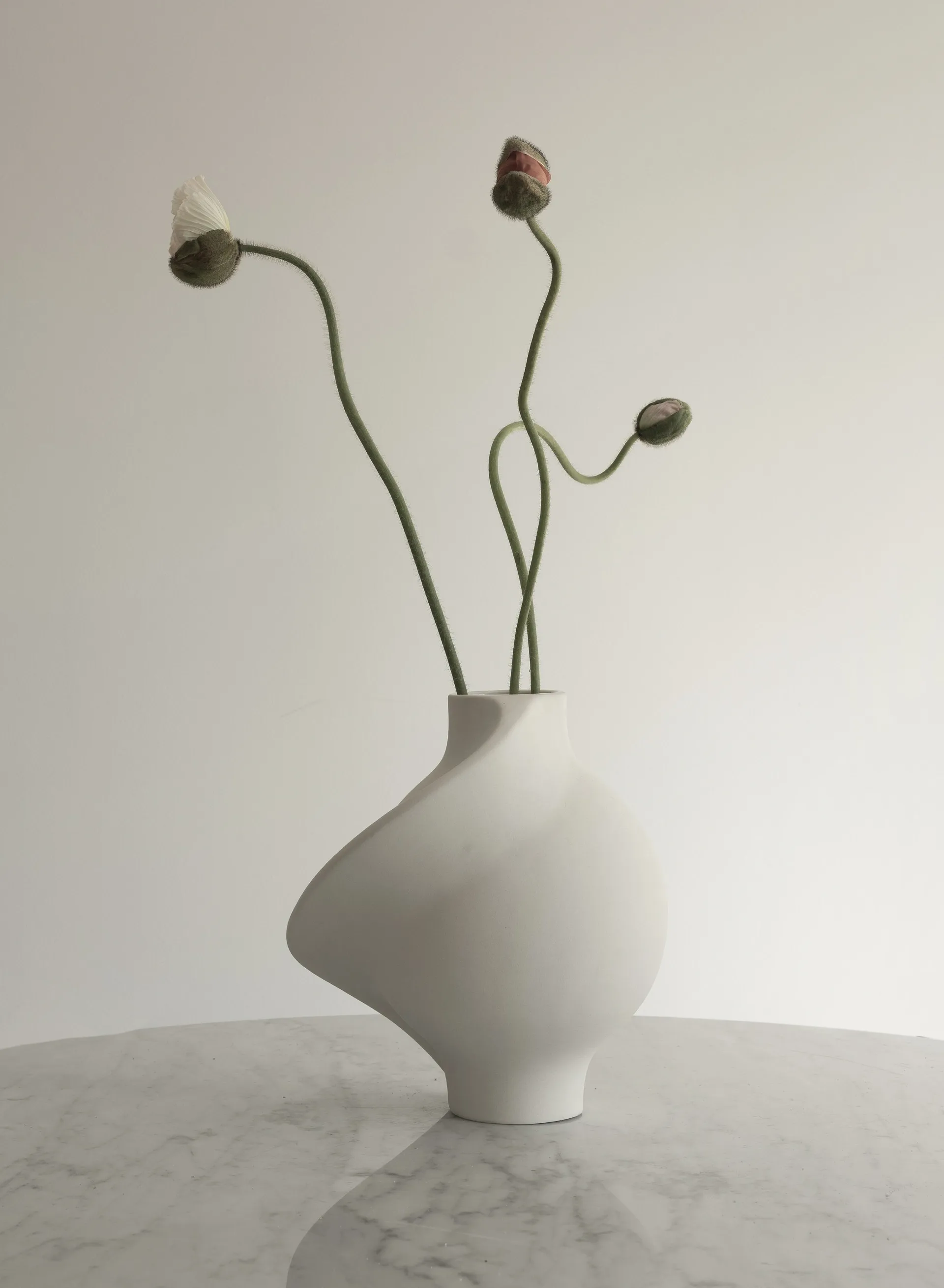 Pirout vaas 01 22 cm, Raw White Louise Roe