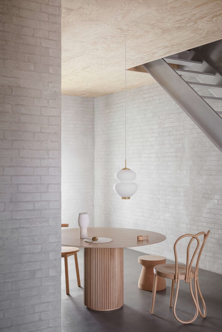 Peanut 250 hanglamp, Opal glass LYFA