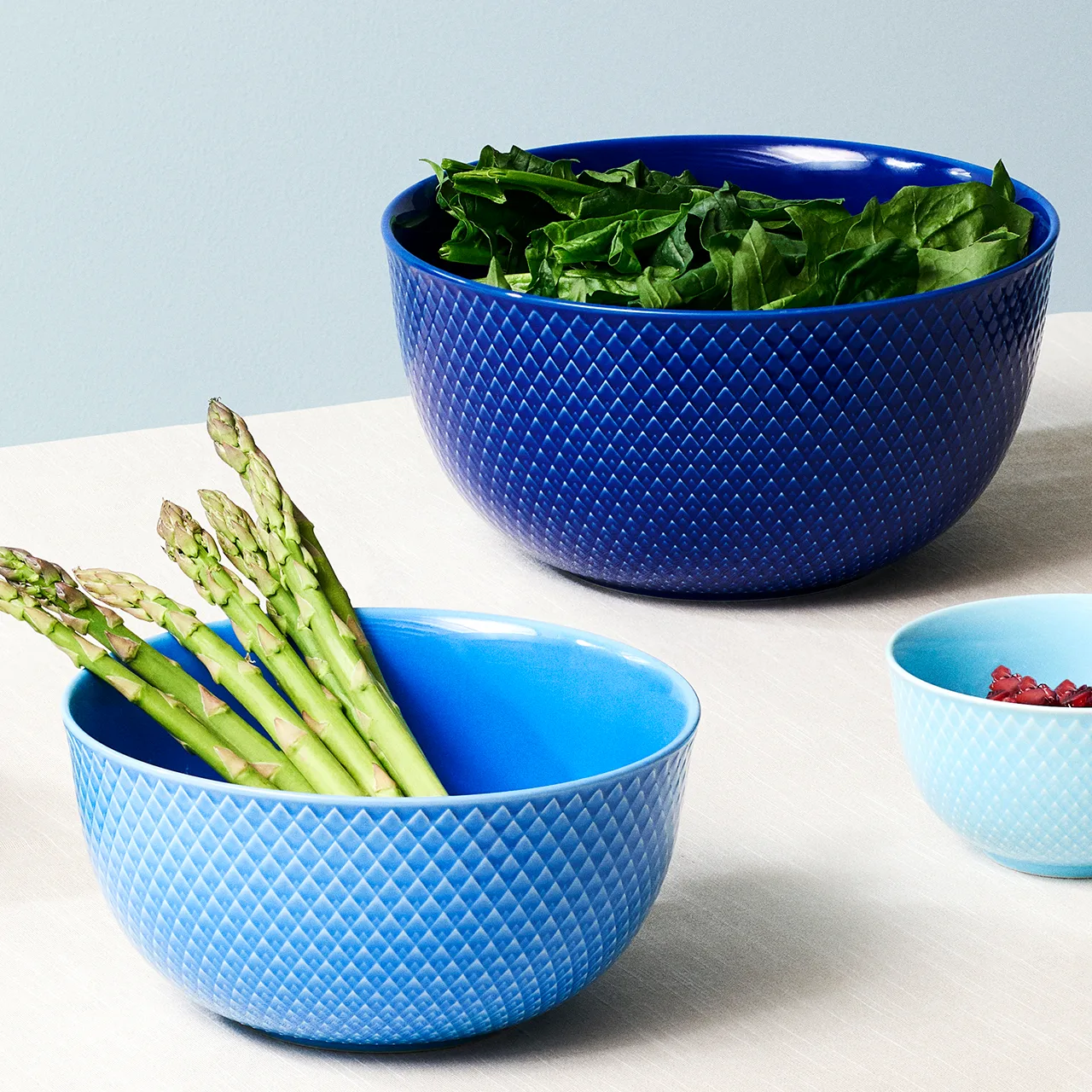 Rhombe serveerschaal Ø22 cm, Donkerblauw Lyngby Porcelæn