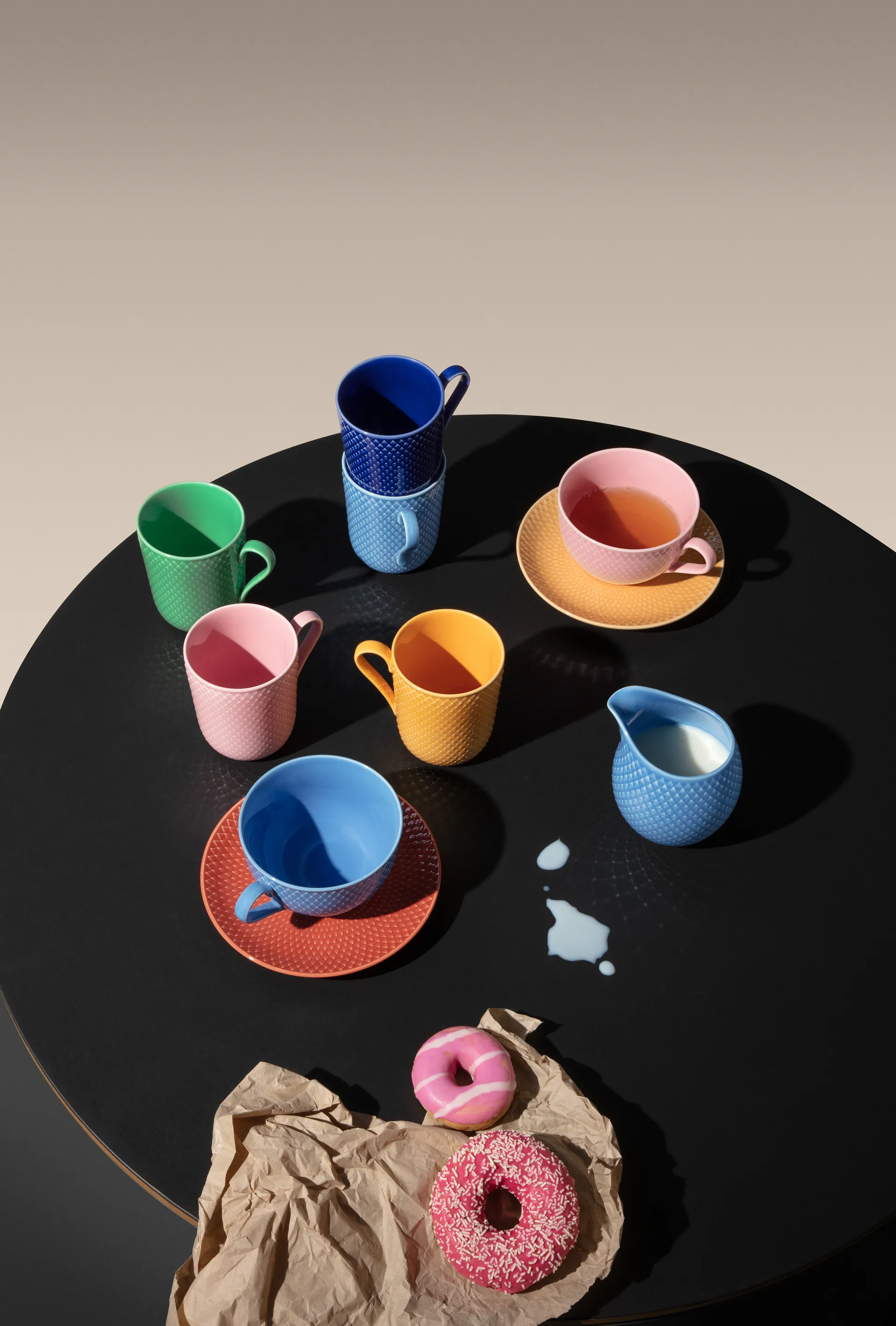 Rhombe theekop met schotel, Roze-zand Lyngby Porcelæn