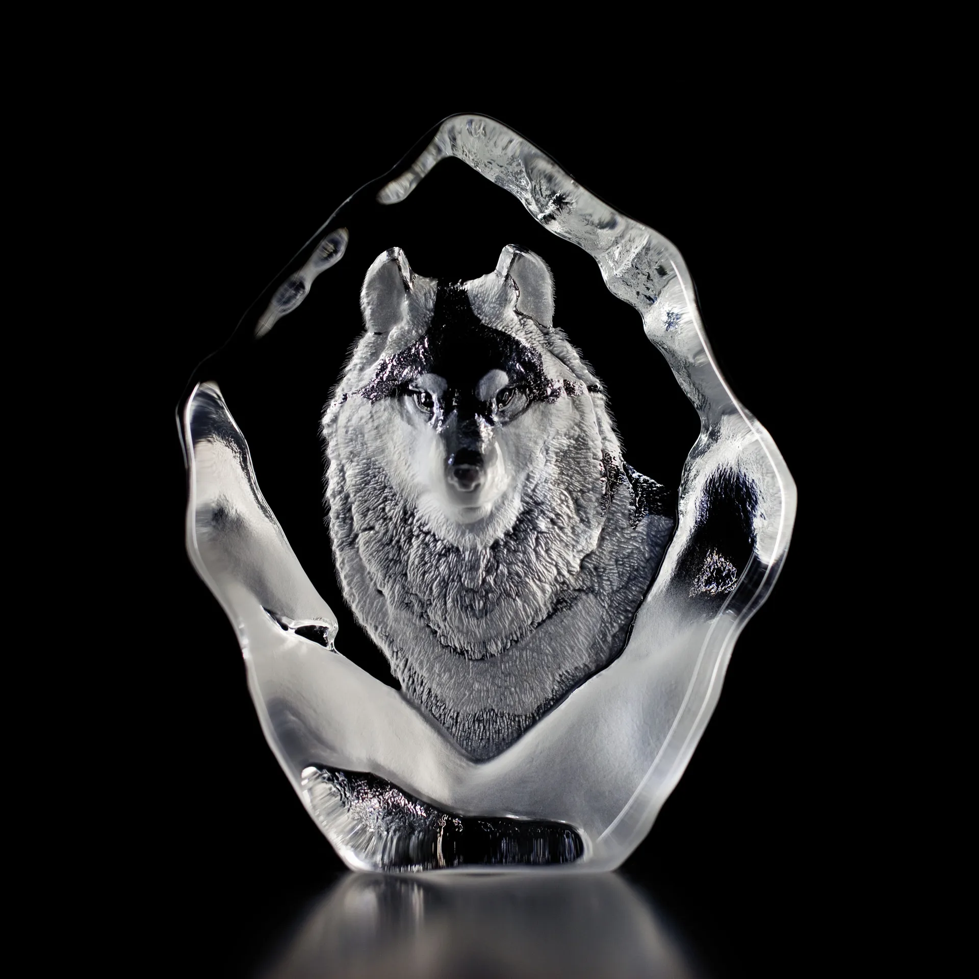 Wildlife kristal sculptuur, Wolf Målerås Glasbruk