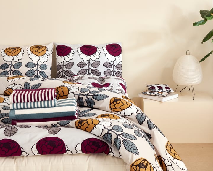 Nimikko badhanddoek 70x140 cm - Plum-off white - Marimekko