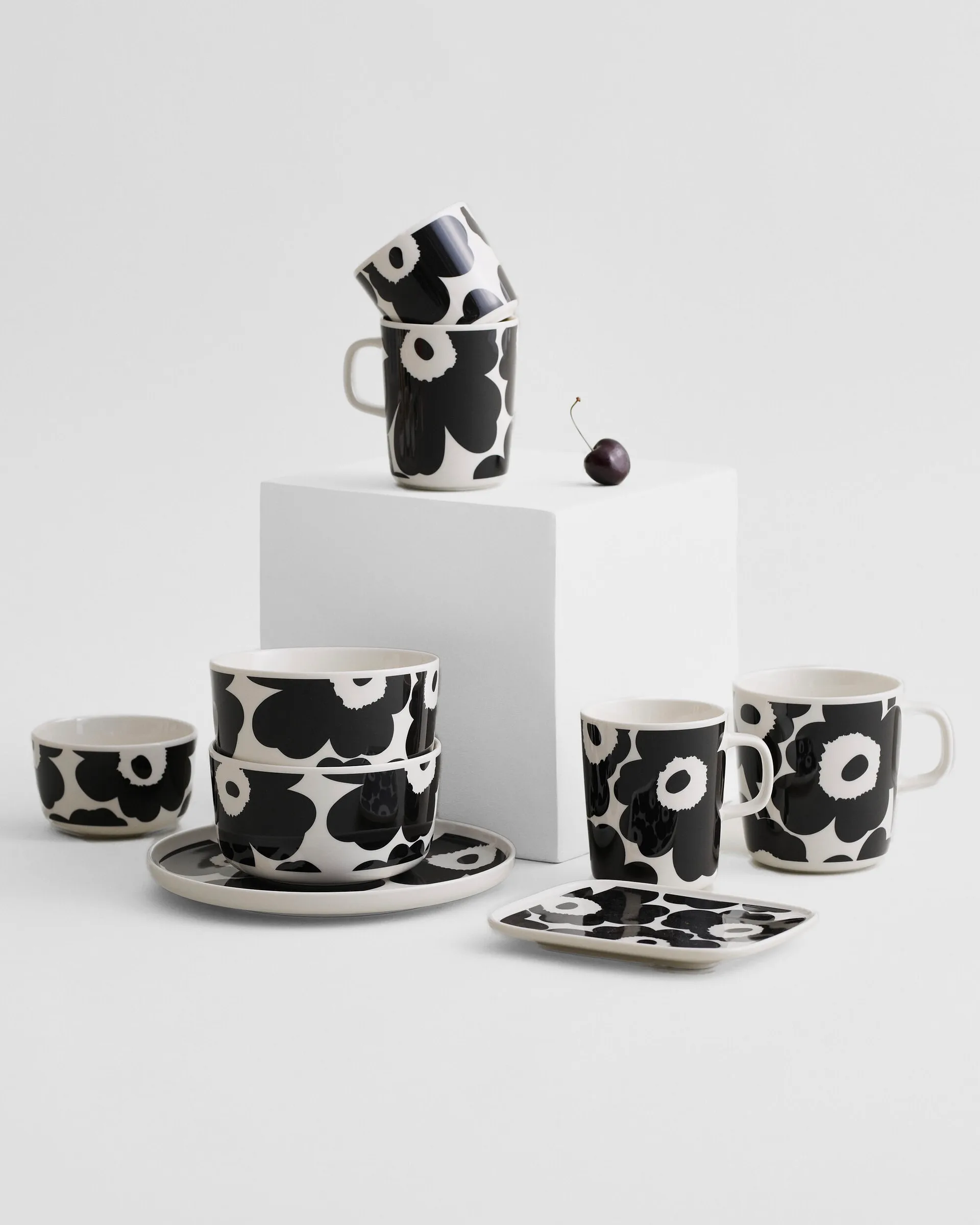 Unikko kom 2,5 dl., Zwart-wit Marimekko