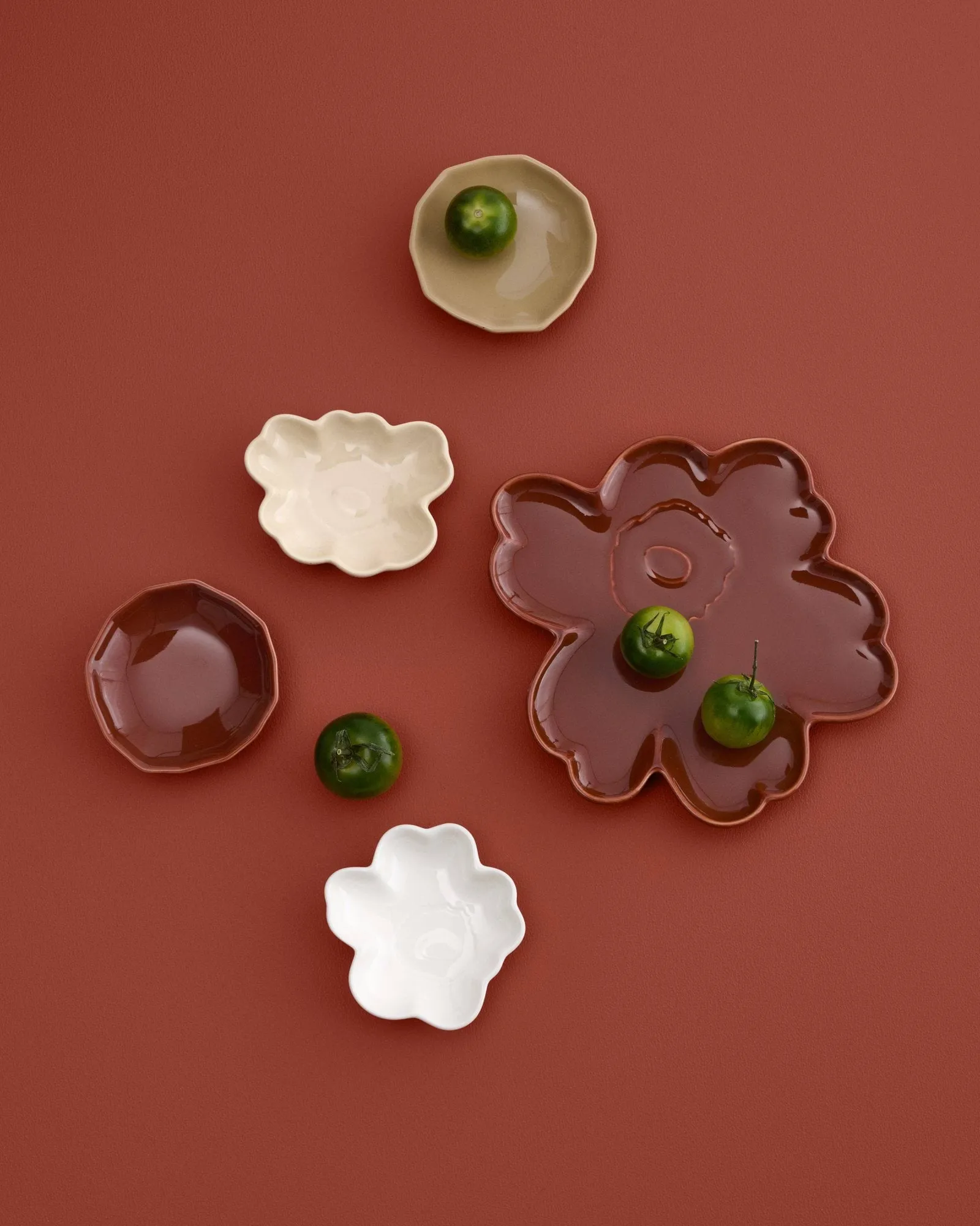Unikko shape bord, Chestnut Marimekko