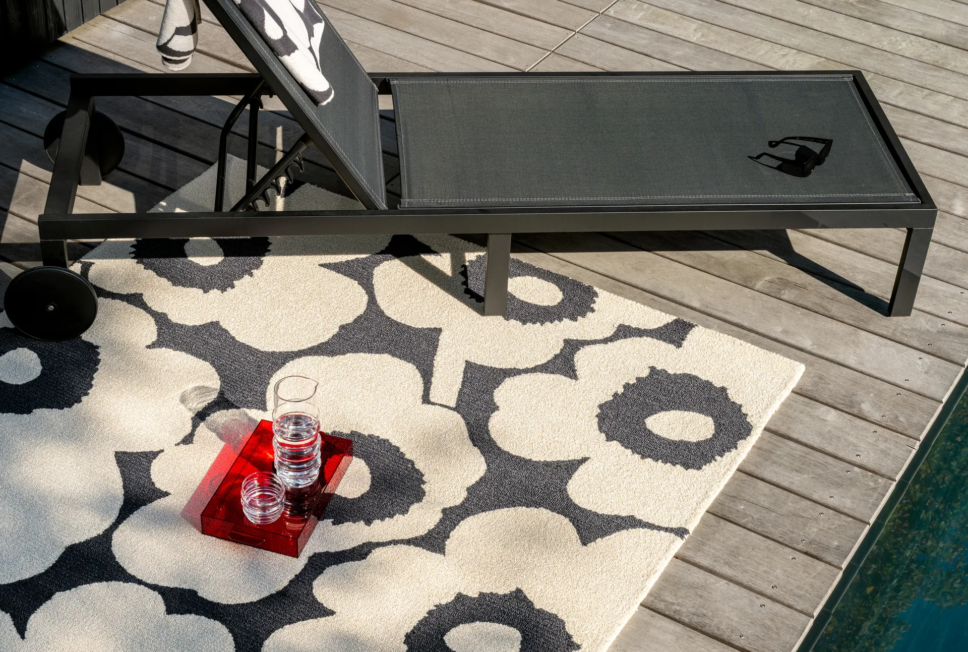 Unikko vloerkleed outdoor, Charcoal-white, 160x230 cm Marimekko