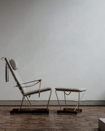 Spark Lounge Chair, ivory-walnootgebeitst beukenhout  - Romo Ruskin Quill 7757/10 - Massproductions