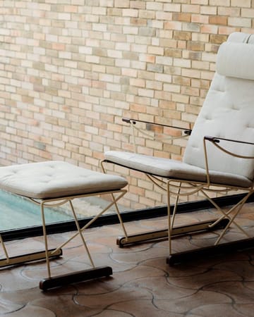 Spark Lounge Chair, ivory-walnootgebeitst beukenhout  - Romo Ruskin Quill 7757/10 - Massproductions